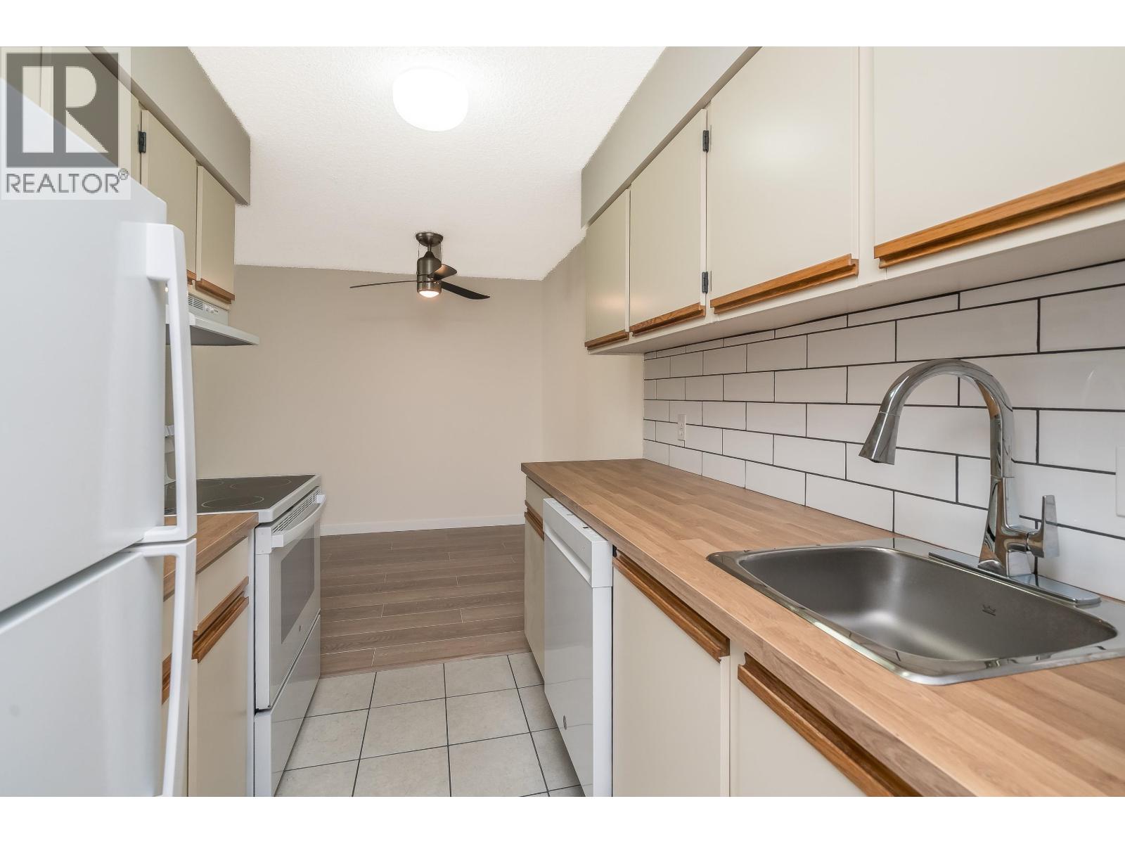 Photo 7 of 404 1026 Queens Avenue, New Westminster BC