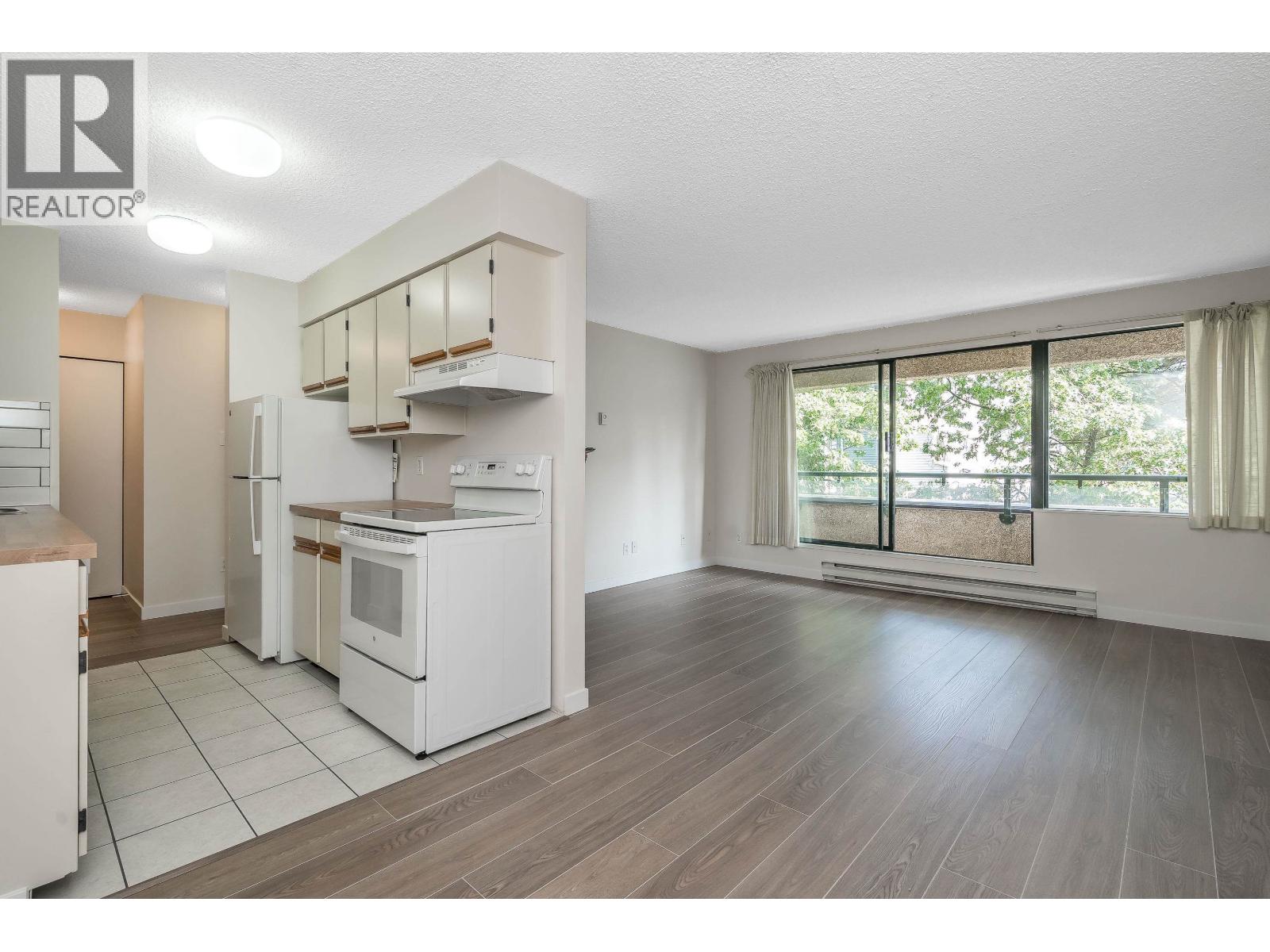 Photo 9 of 404 1026 Queens Avenue, New Westminster BC