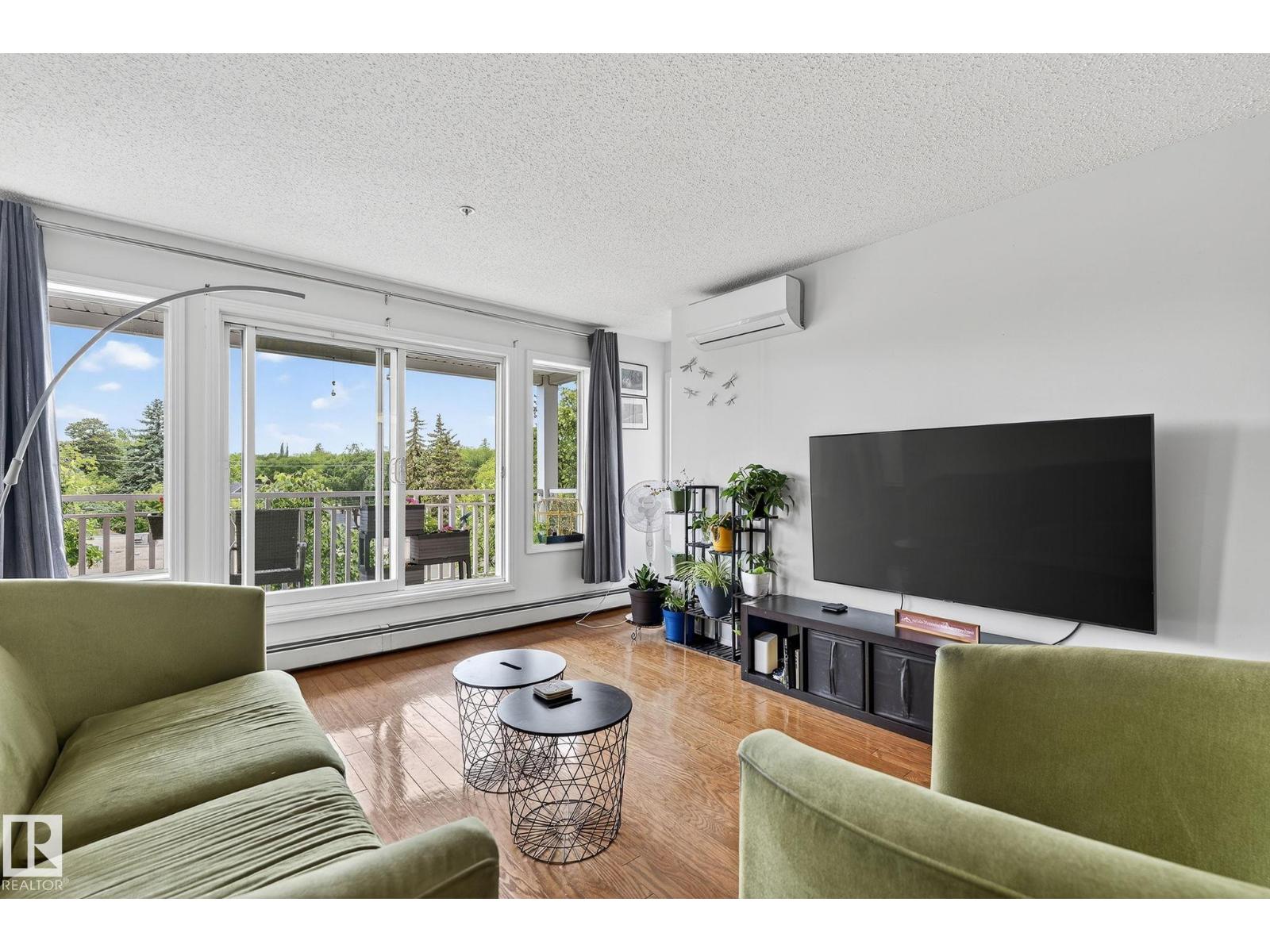 Photo 4 of 410 10951 124 St Nw, Edmonton AB