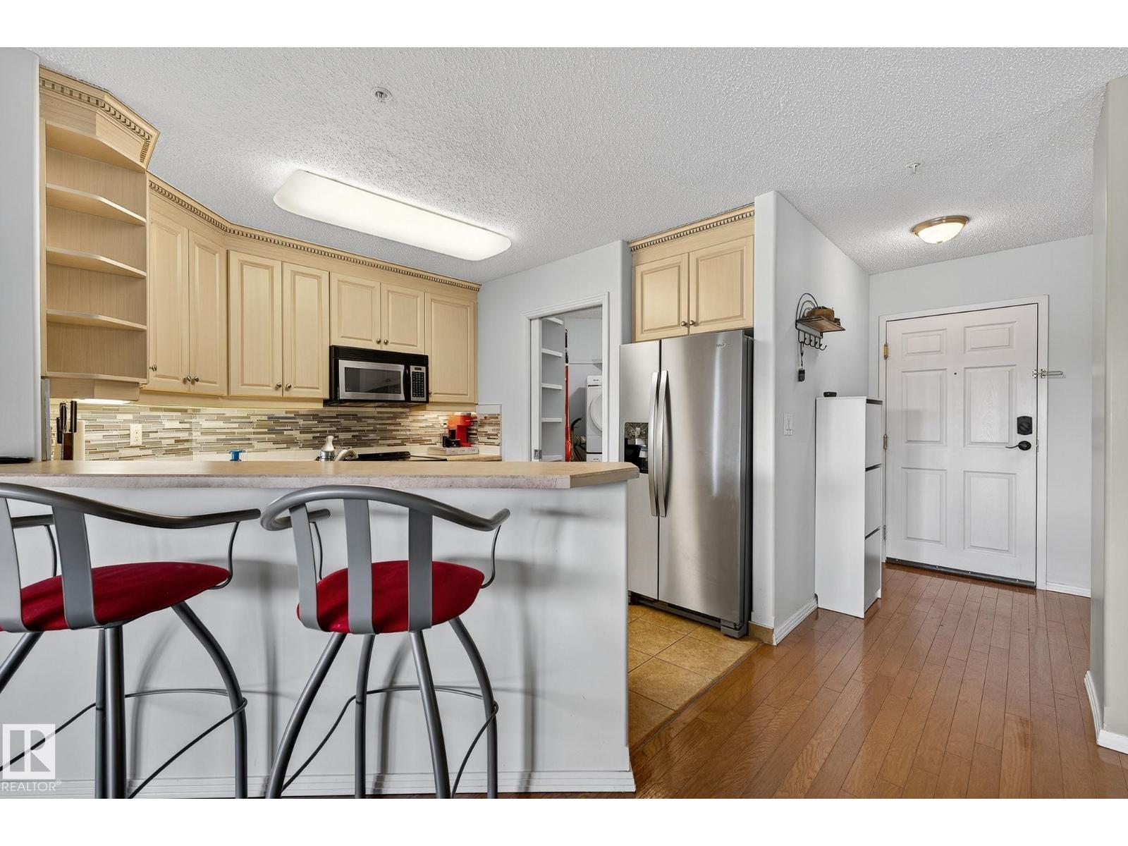Photo 9 of 410 10951 124 St Nw, Edmonton AB
