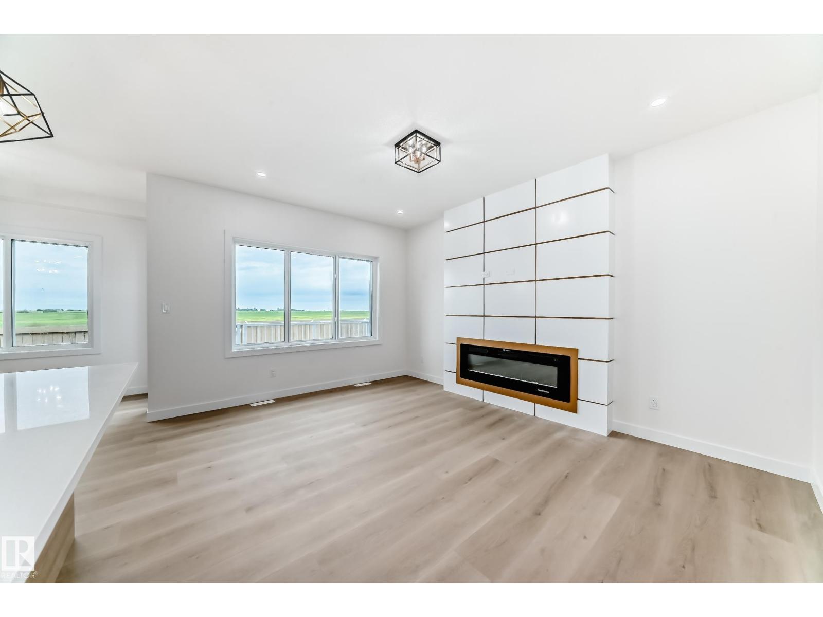 Photo 2 of 3718 67 St, Beaumont AB