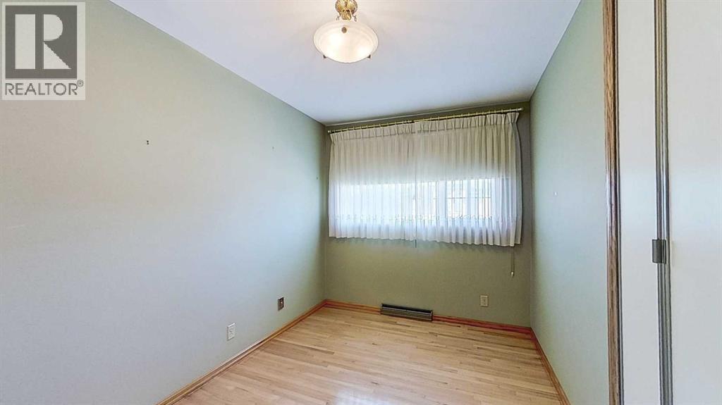 Photo 15 of 47 Montrose Crescent Ne, Calgary AB