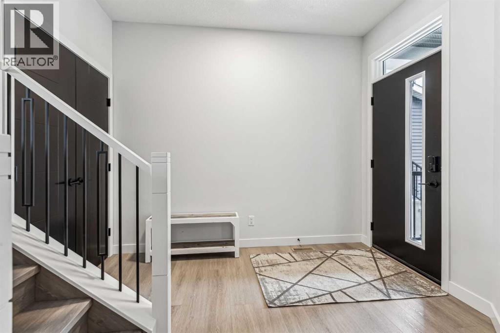 Photo 3 of 123 Mitchell Way Nw, Calgary AB