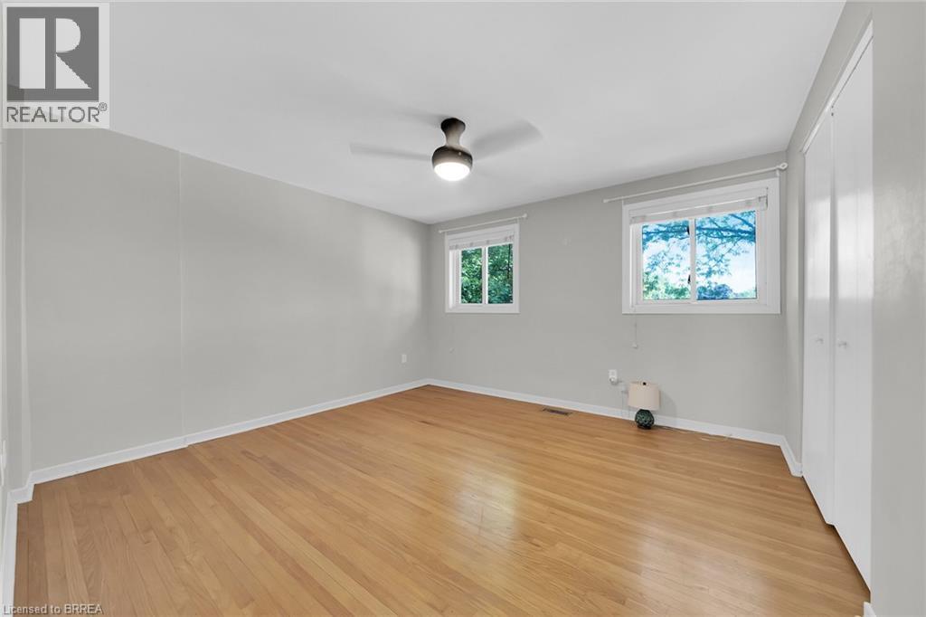 Photo 23 of 11 Colmar Place Unit 2, Dundas ON