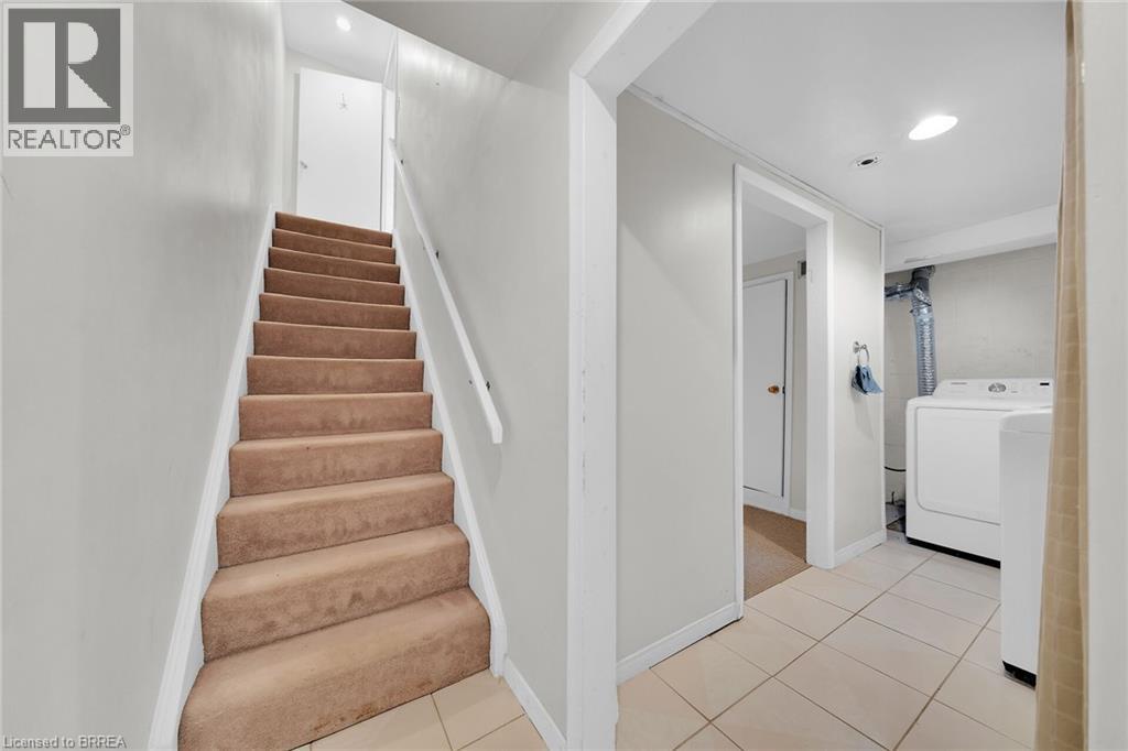 Photo 25 of 11 Colmar Place Unit 2, Dundas ON