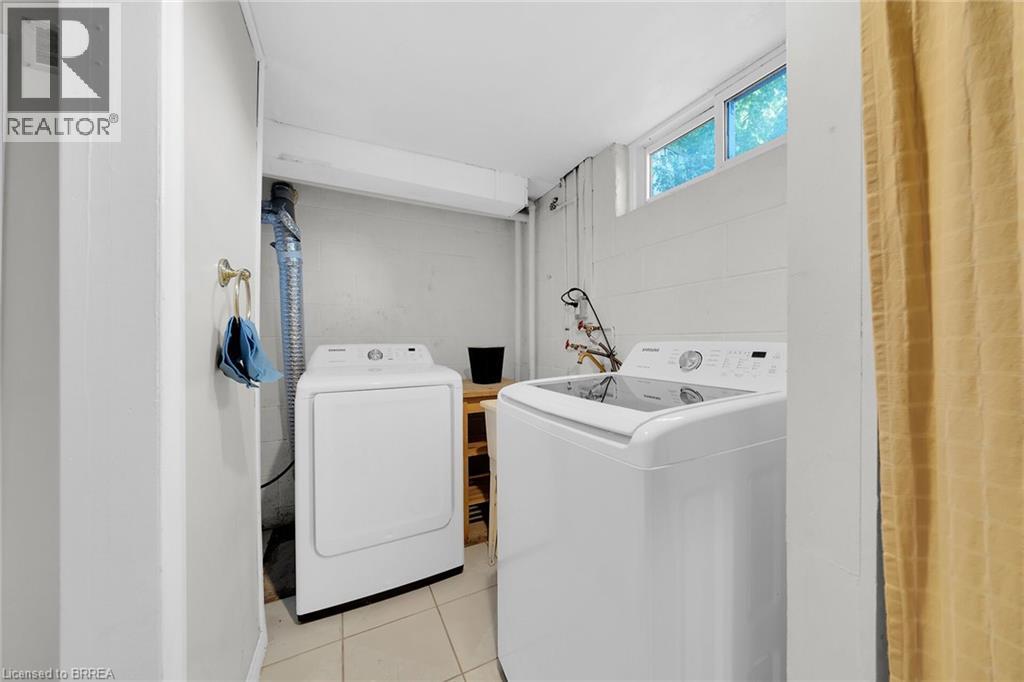 Photo 26 of 11 Colmar Place Unit 2, Dundas ON