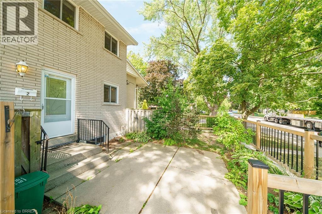 Photo 33 of 11 Colmar Place Unit 2, Dundas ON