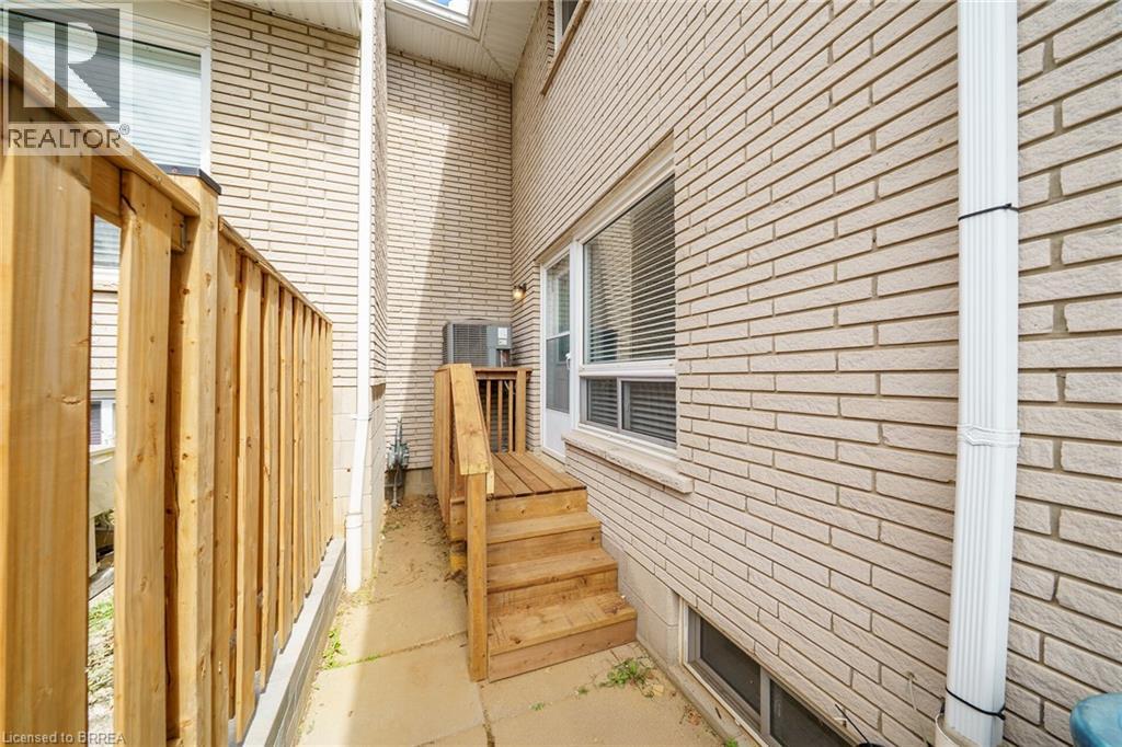 Photo 34 of 11 Colmar Place Unit 2, Dundas ON