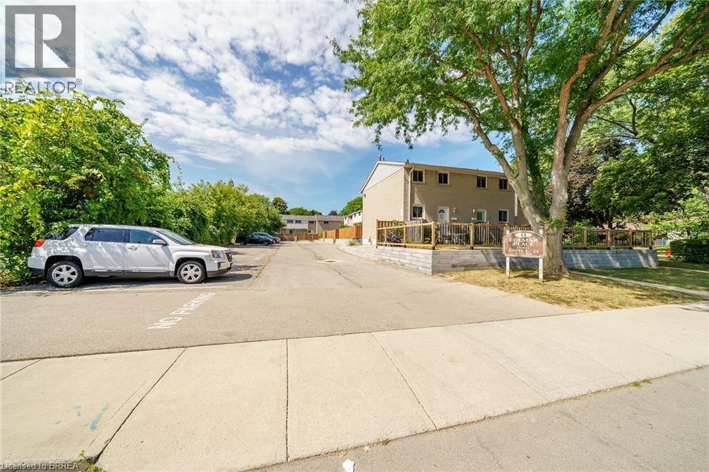 Photo 35 of 11 Colmar Place Unit 2, Dundas ON
