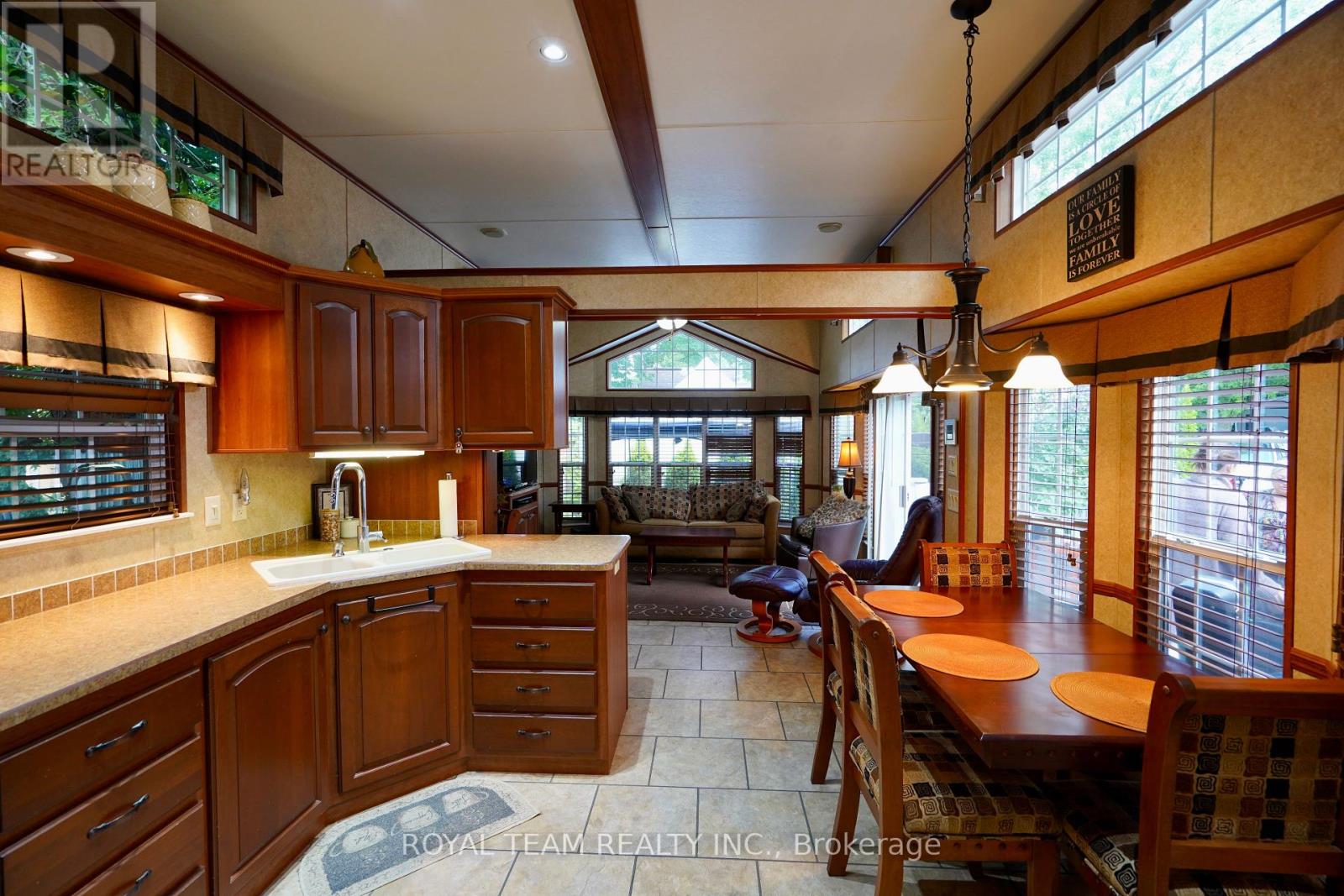 Photo 8 of 15014 Ninth Line, Whitchurchstouffville ON
