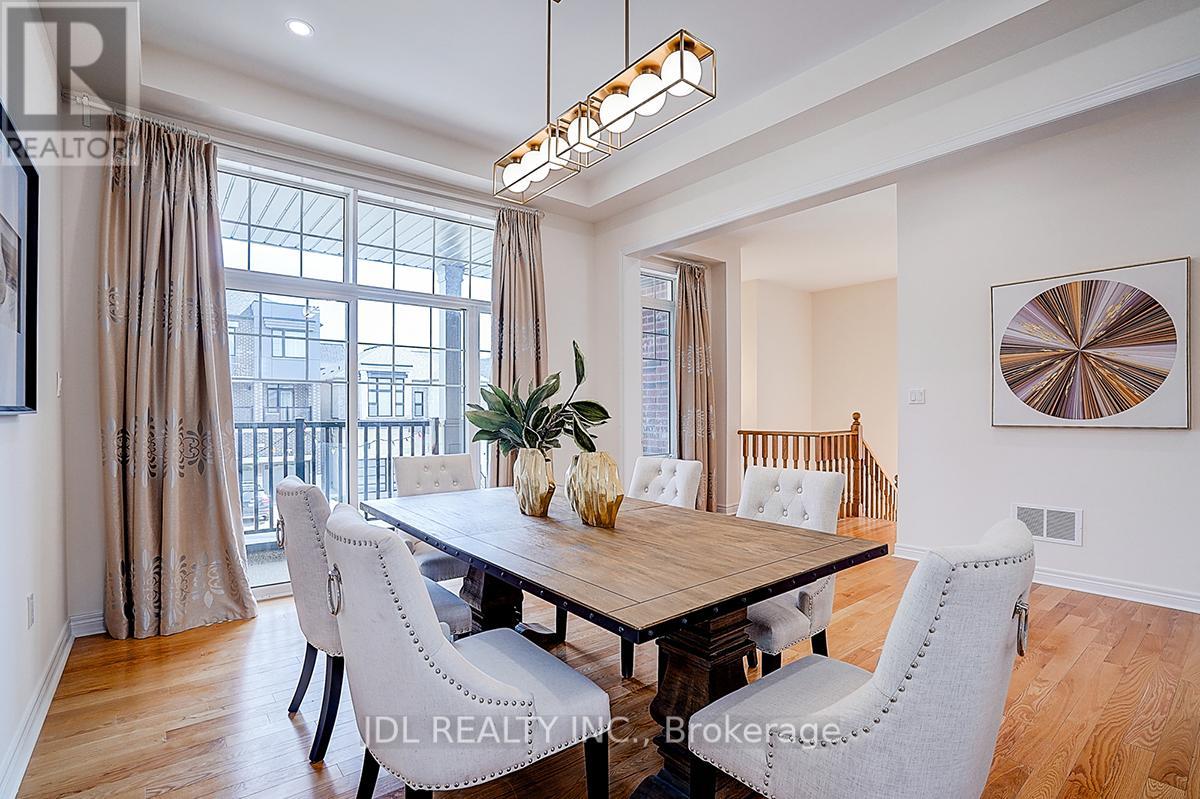 Photo 12 of 10 Caine Street, Richmond Hill ON