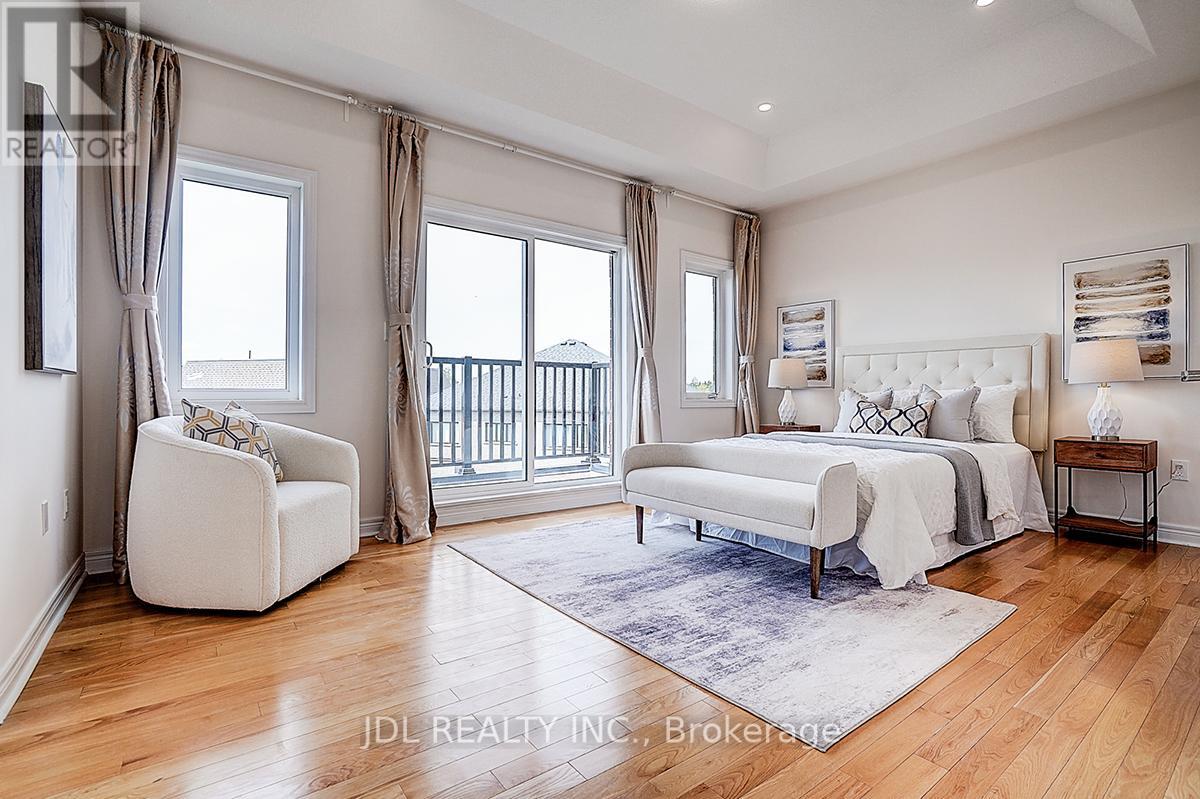Photo 27 of 10 Caine Street, Richmond Hill ON