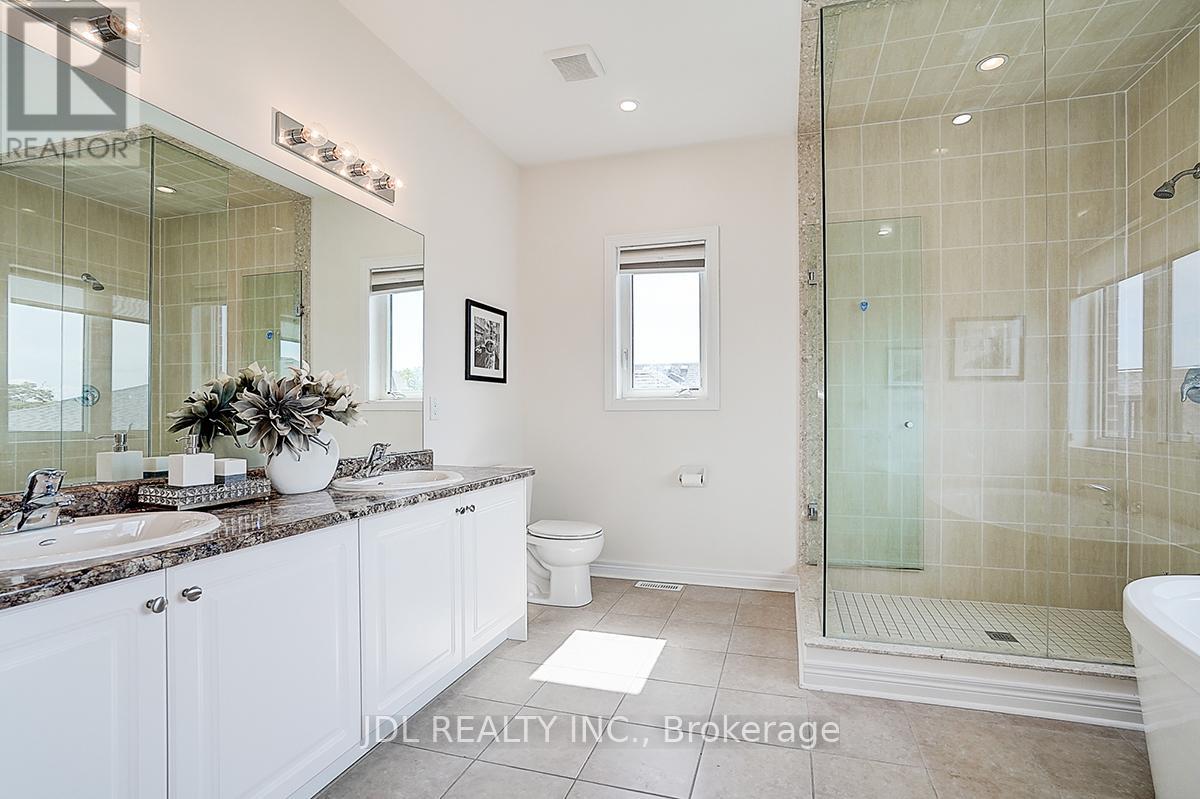 Photo 29 of 10 Caine Street, Richmond Hill ON