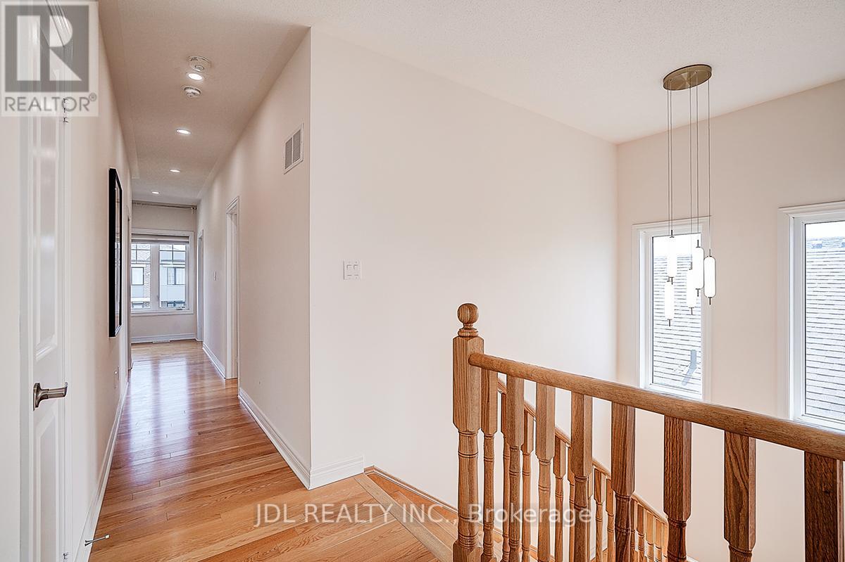 Photo 40 of 10 Caine Street, Richmond Hill ON