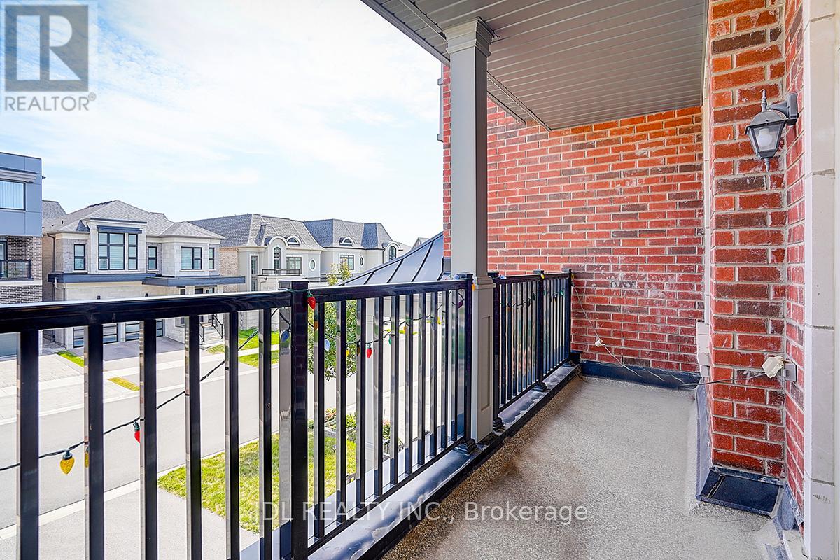 Photo 41 of 10 Caine Street, Richmond Hill ON