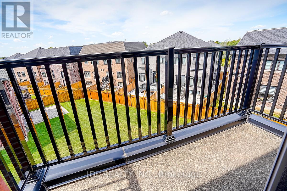 Photo 42 of 10 Caine Street, Richmond Hill ON