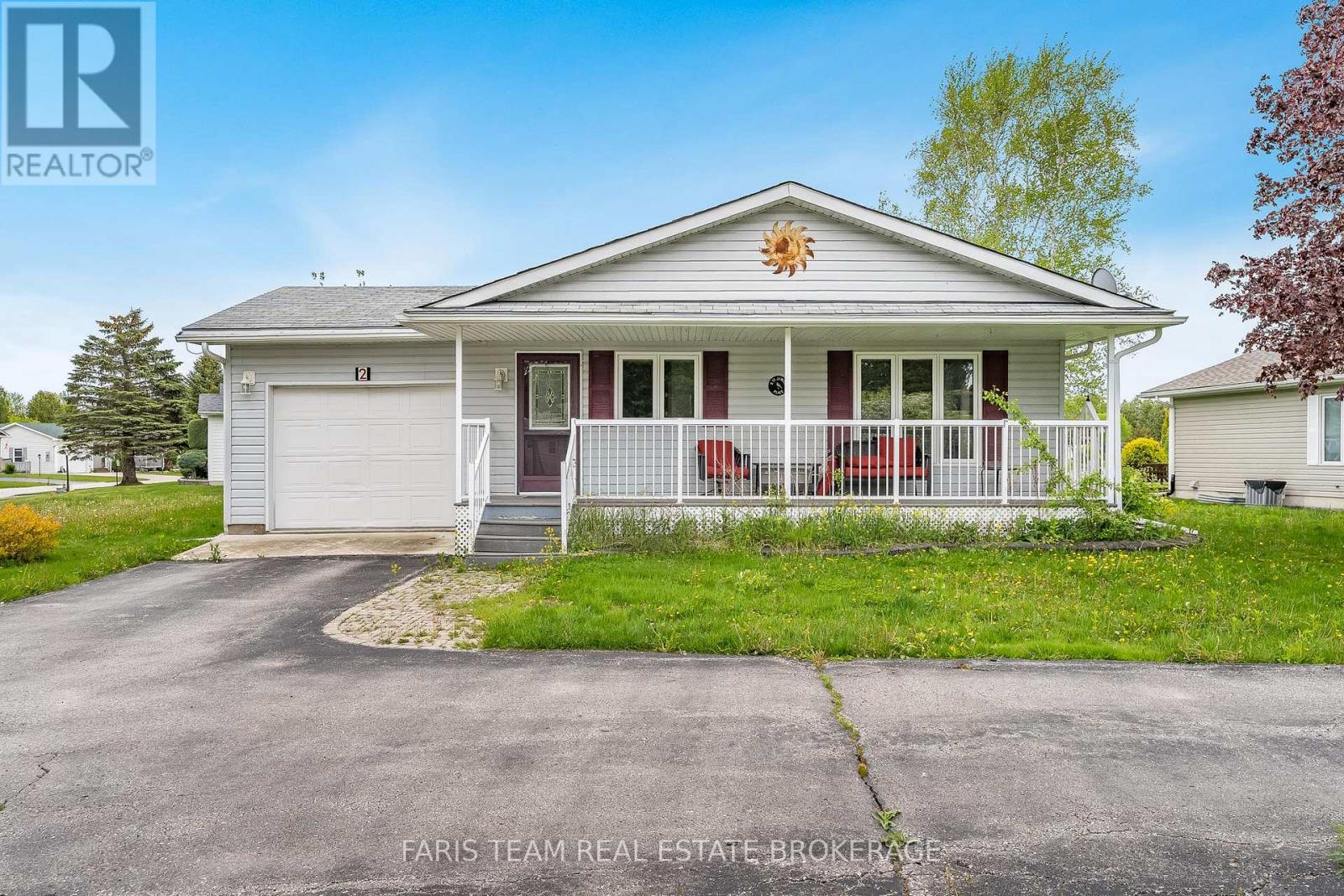Photo 1 of 2 St James Place, Wasaga Beach ON
