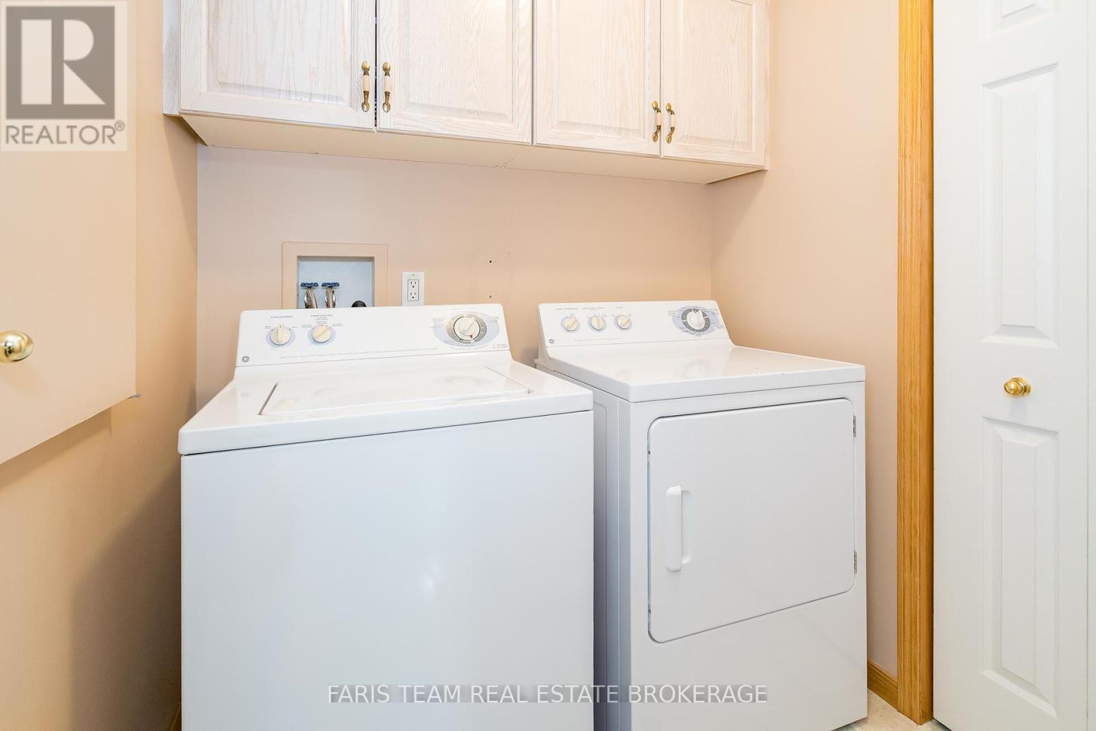 Photo 17 of 2 St James Place, Wasaga Beach ON