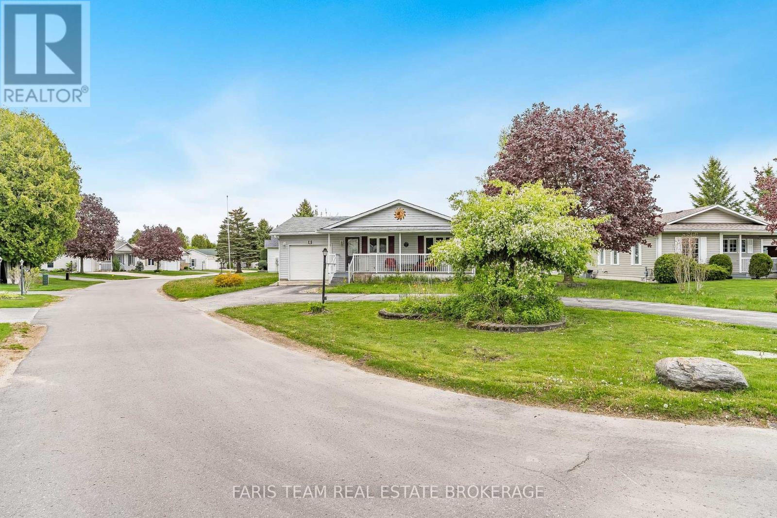 Photo 2 of 2 St James Place, Wasaga Beach ON