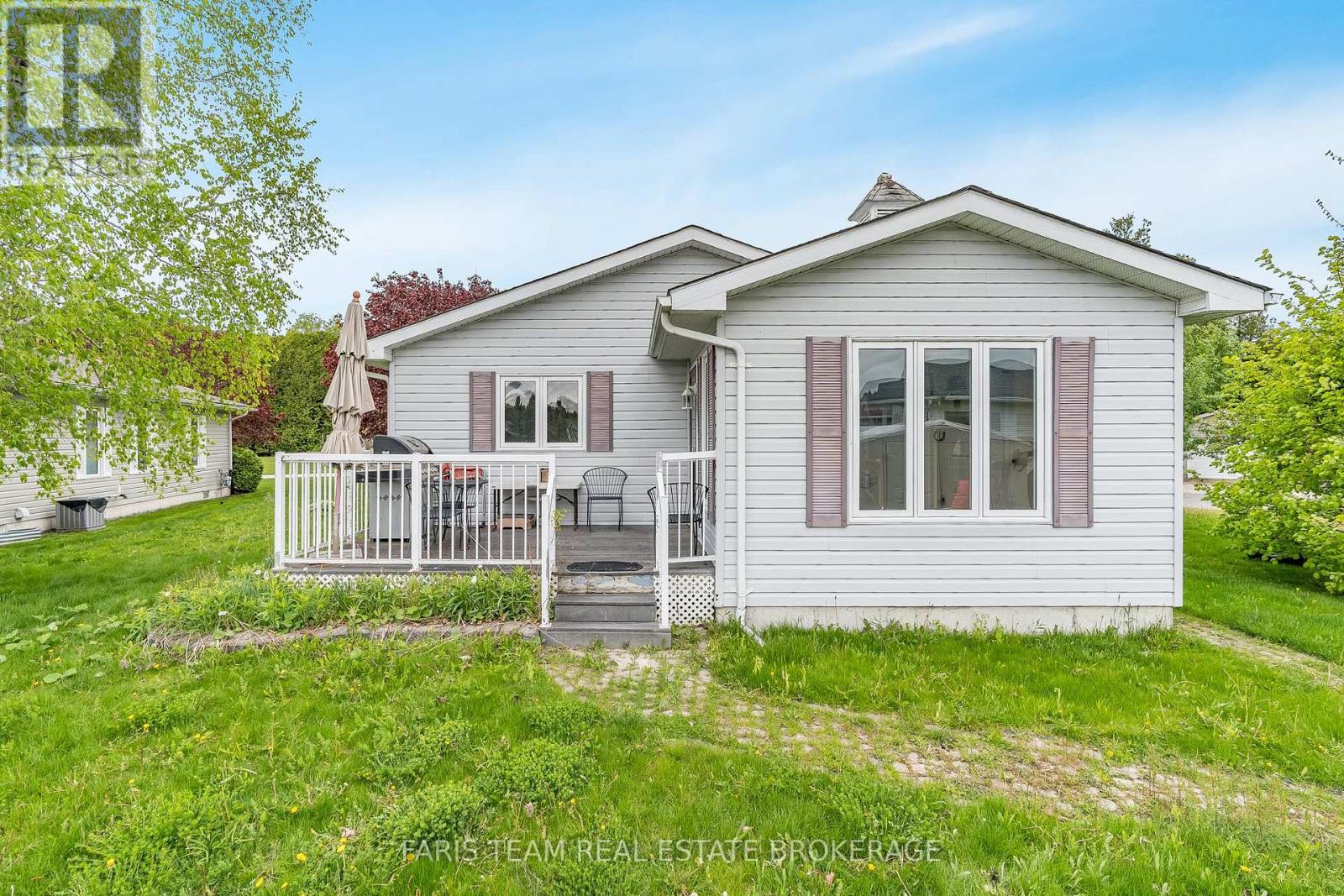 Photo 22 of 2 St James Place, Wasaga Beach ON