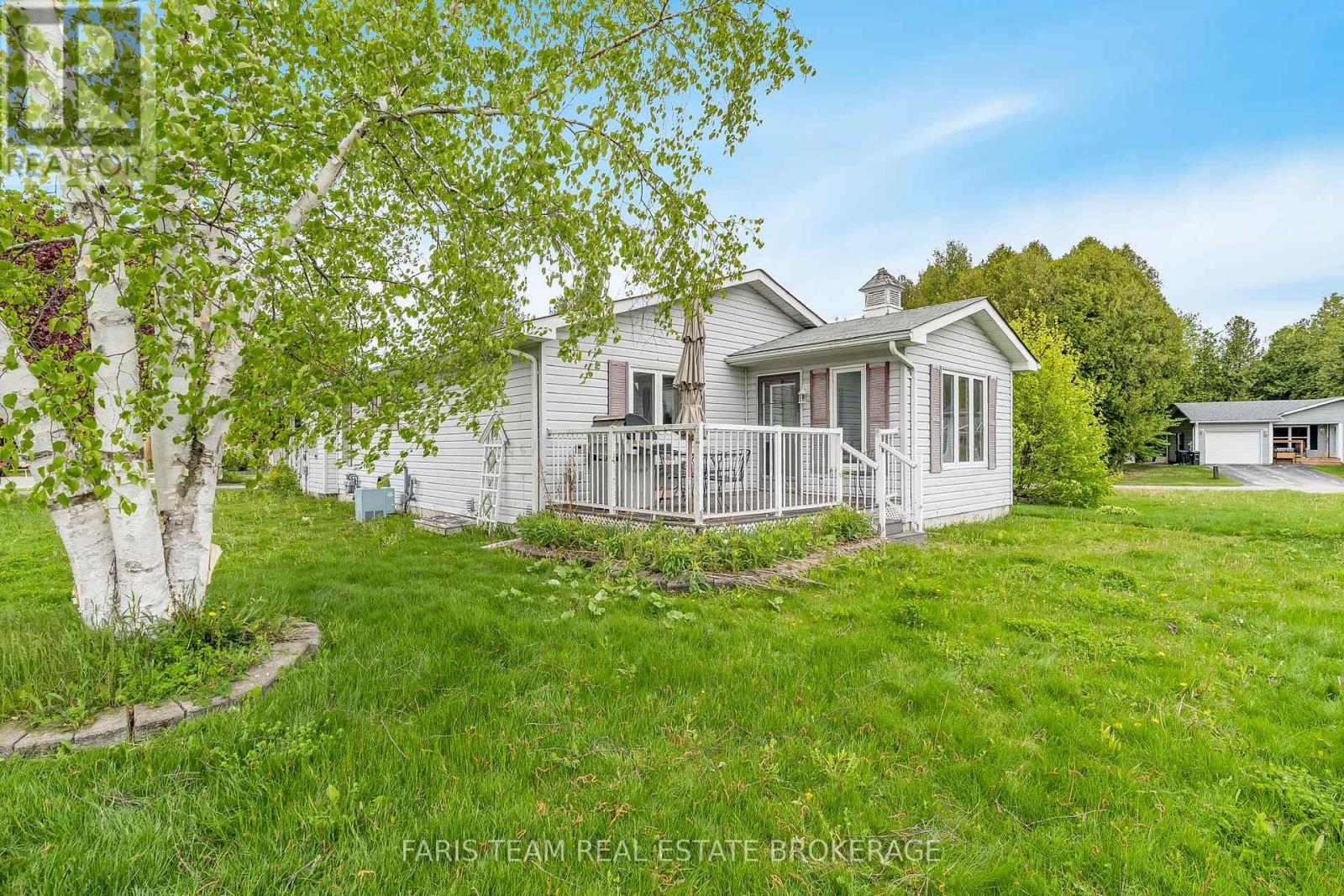 Photo 23 of 2 St James Place, Wasaga Beach ON