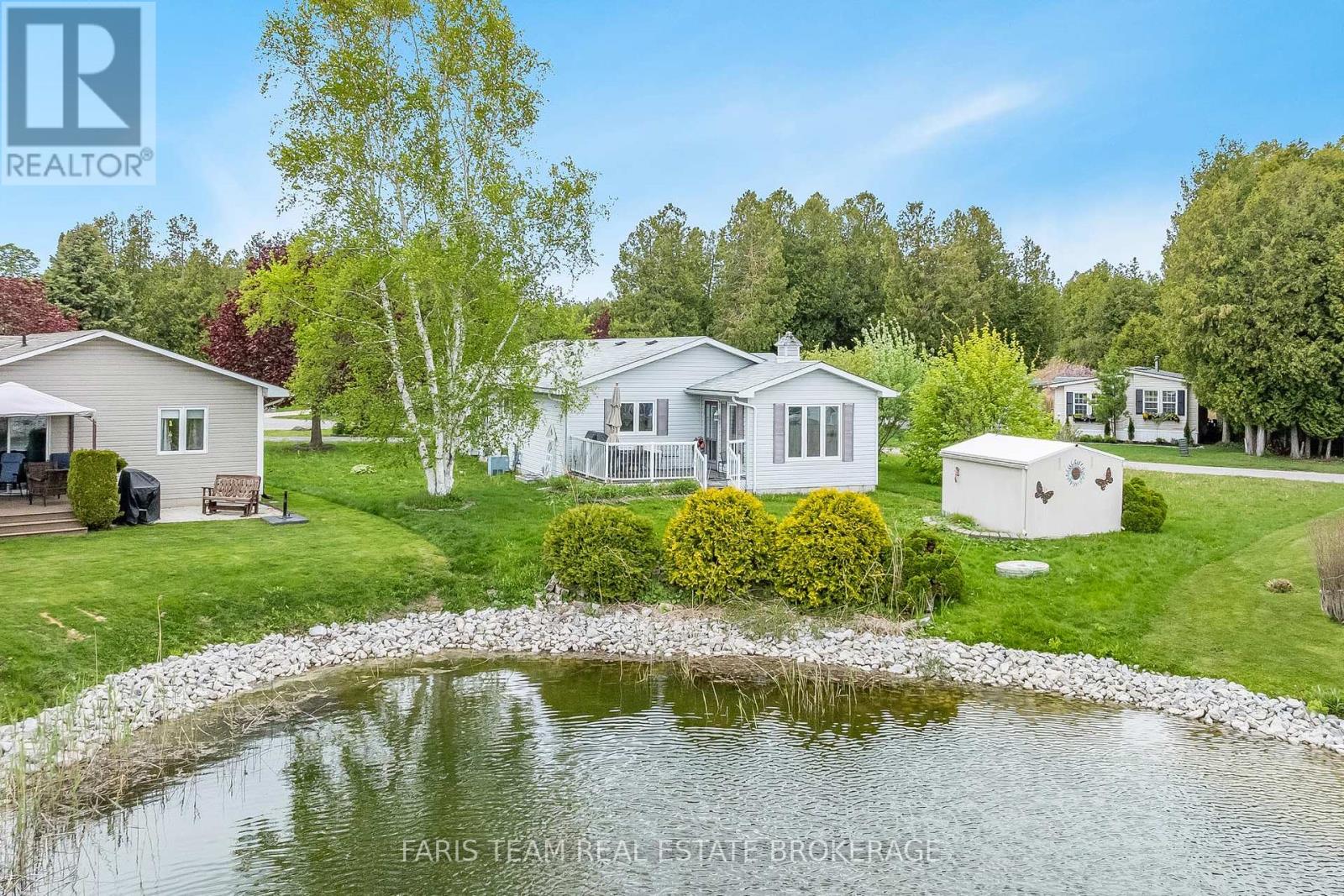 Photo 25 of 2 St James Place, Wasaga Beach ON