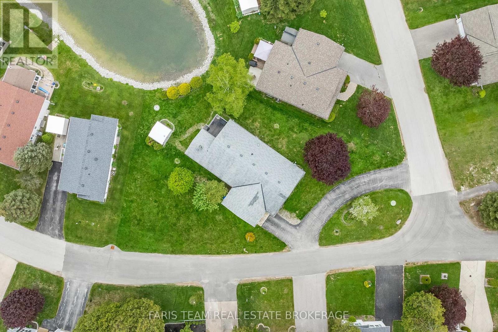 Photo 26 of 2 St James Place, Wasaga Beach ON