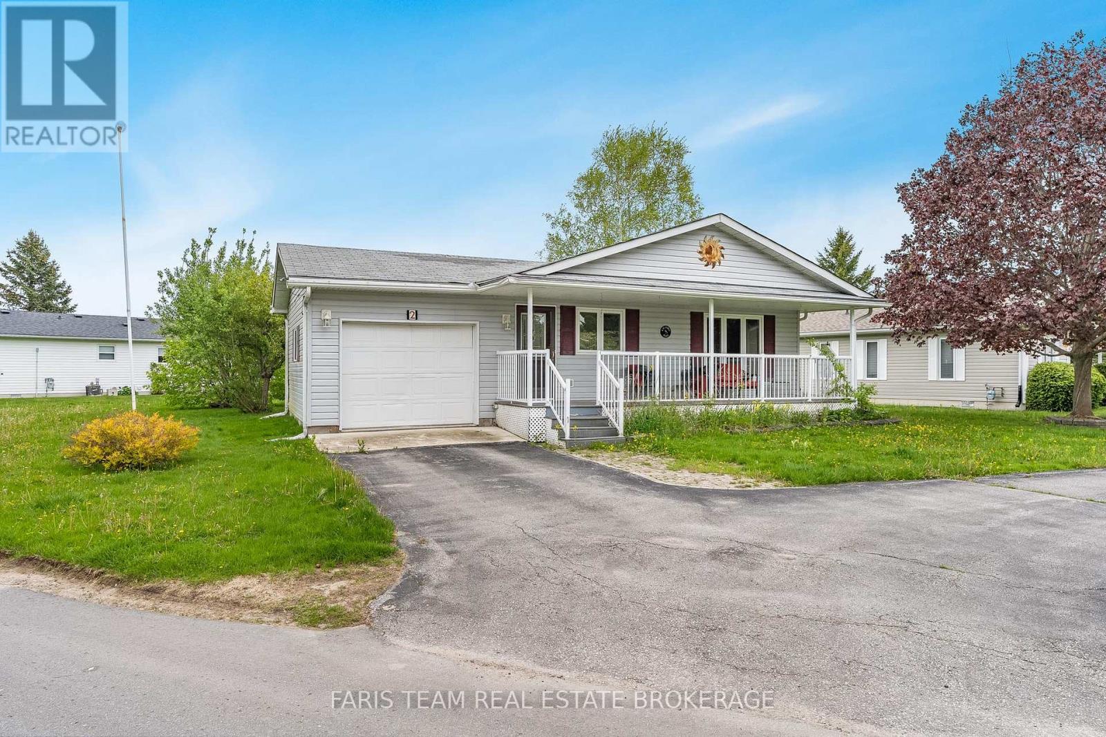 Photo 4 of 2 St James Place, Wasaga Beach ON