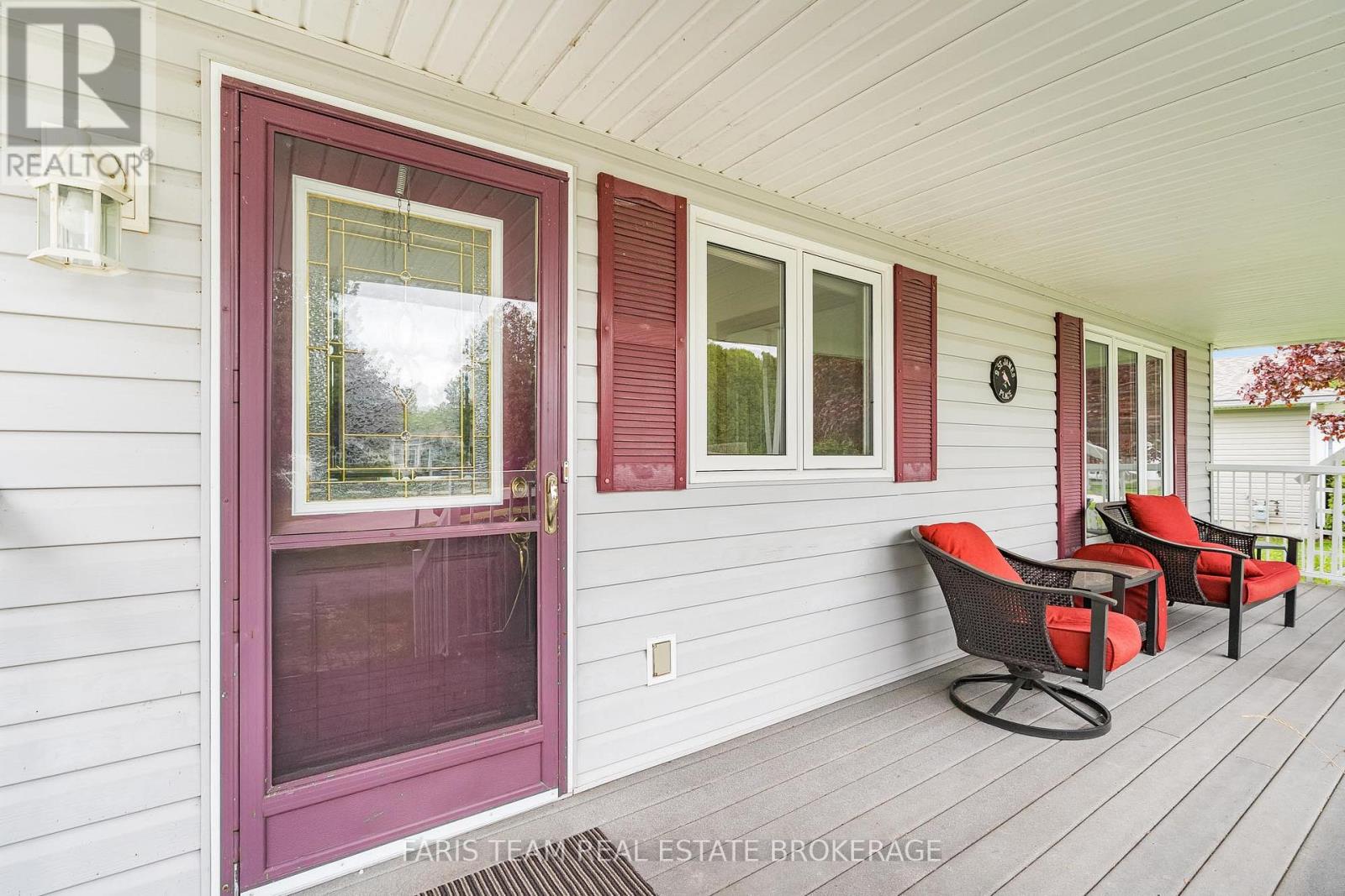 Photo 5 of 2 St James Place, Wasaga Beach ON