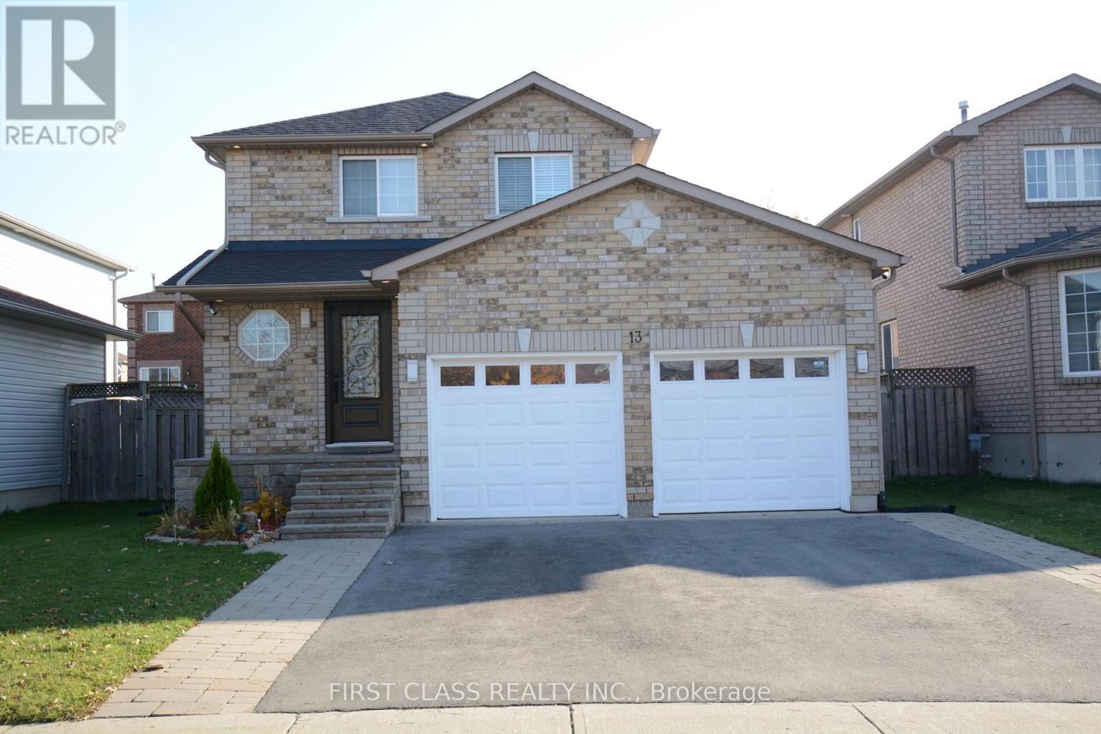 Photo 1 of 13 Benjamin Lane, Barrie ON