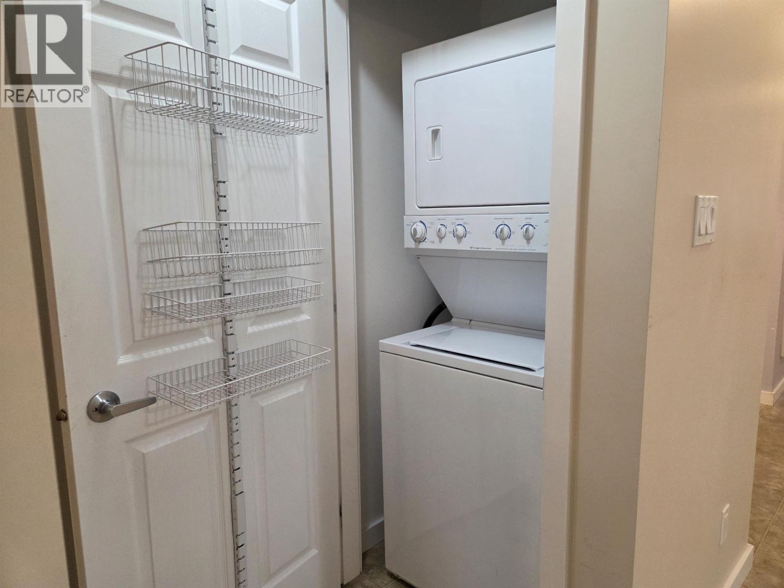 #35-3404 ADAM Street, Terrace