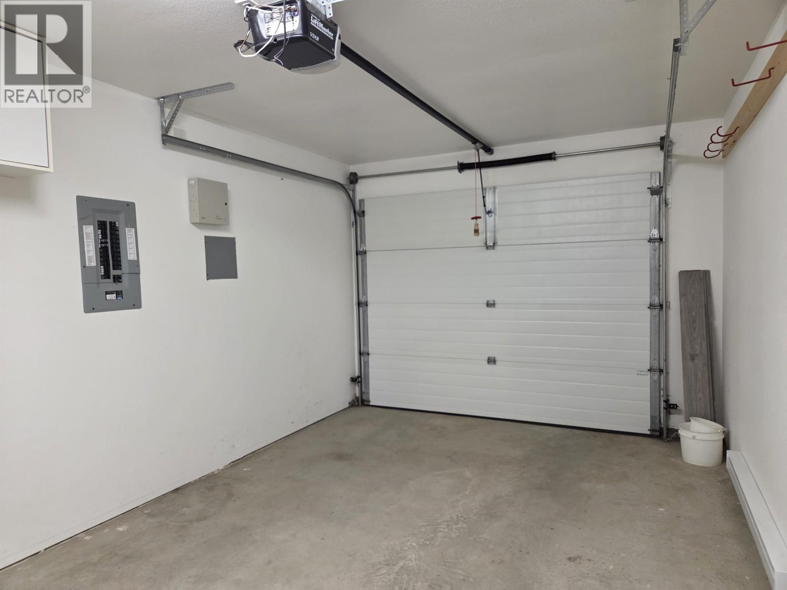 #35-3404 ADAM Street, Terrace