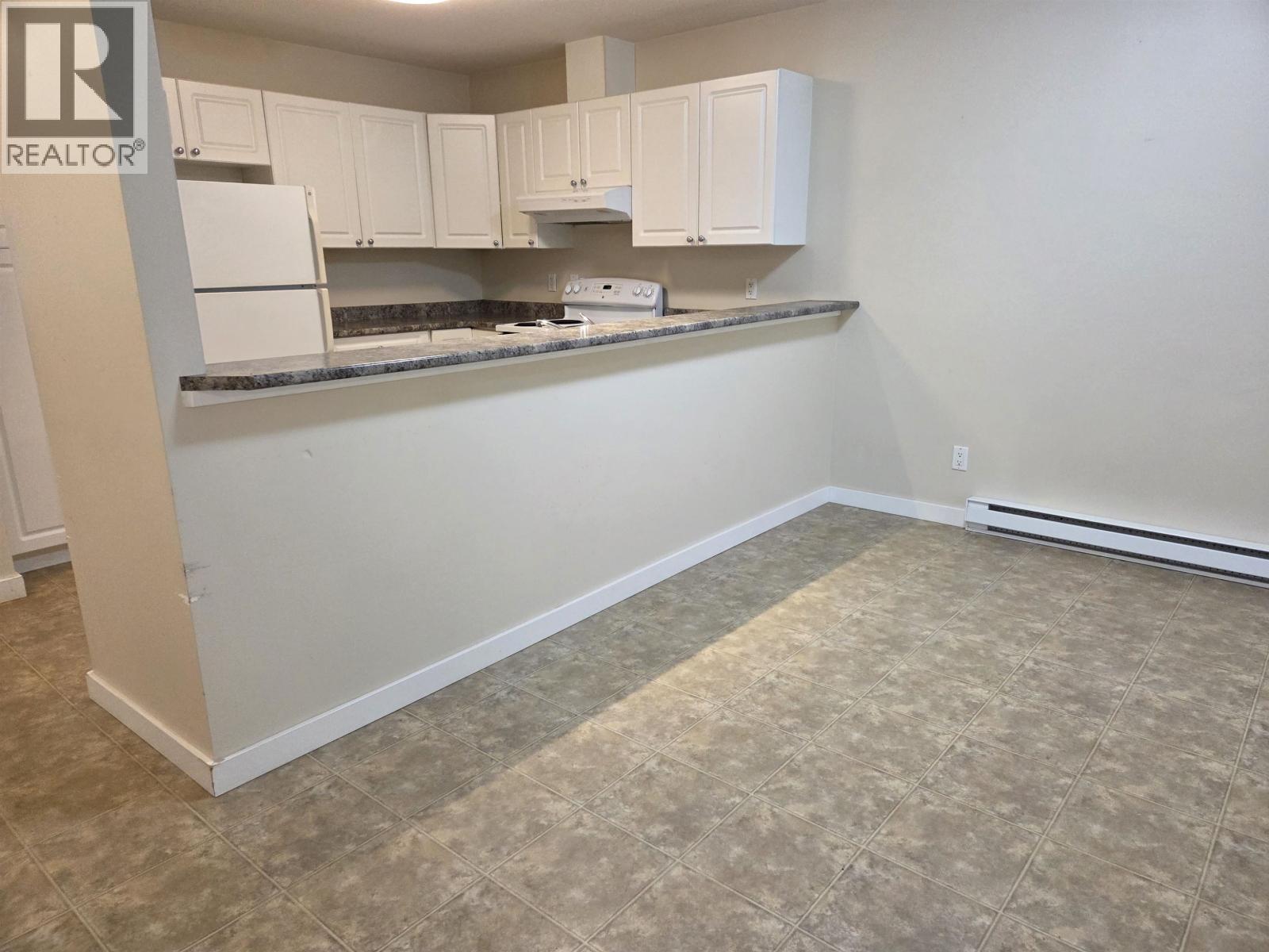 #35-3404 ADAM Street, Terrace