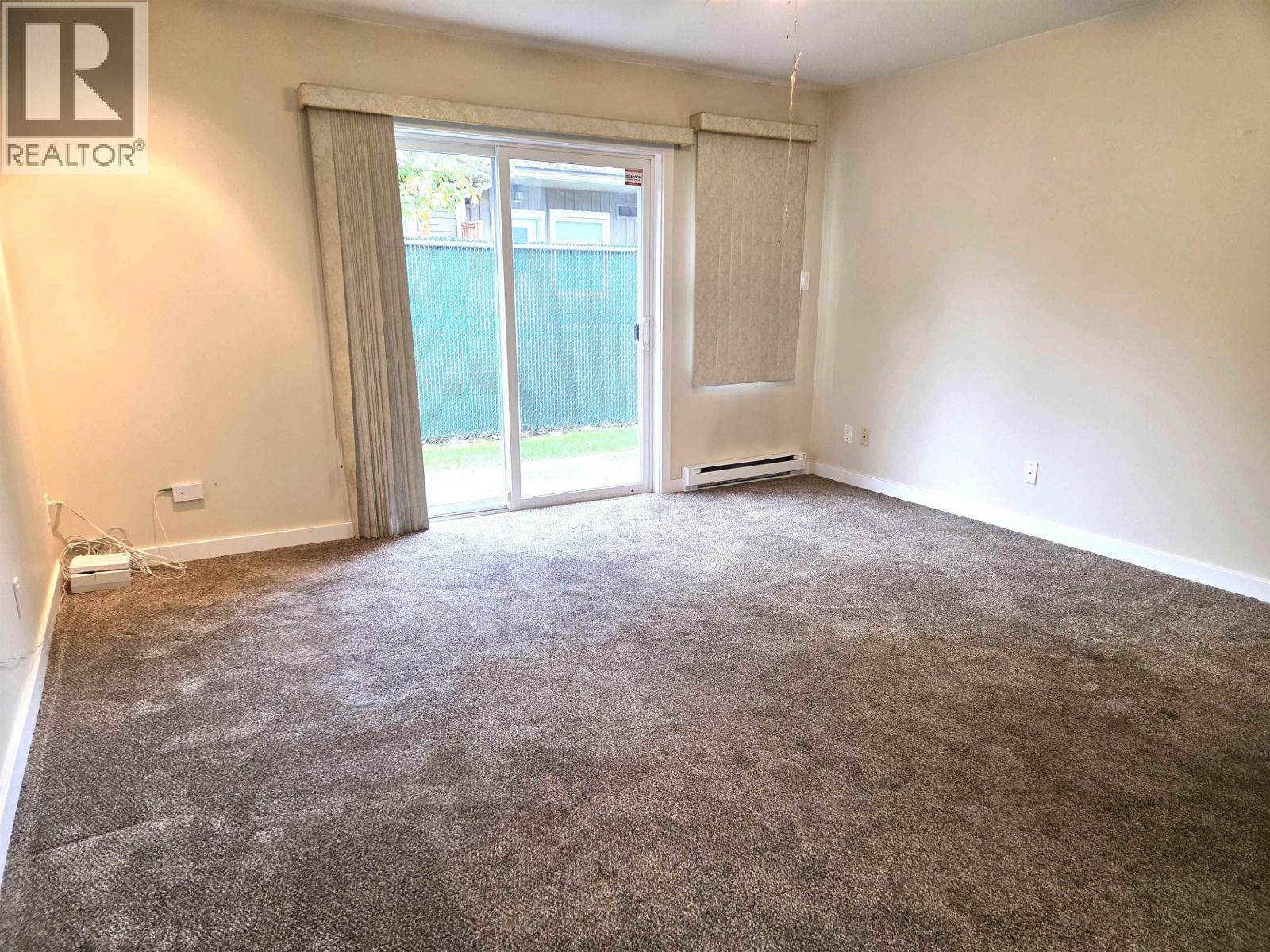#35-3404 ADAM Street, Terrace