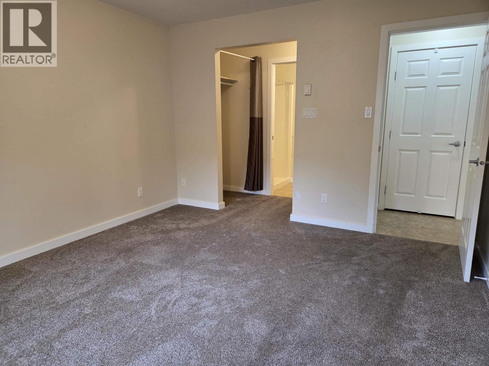 #35-3404 ADAM Street, Terrace