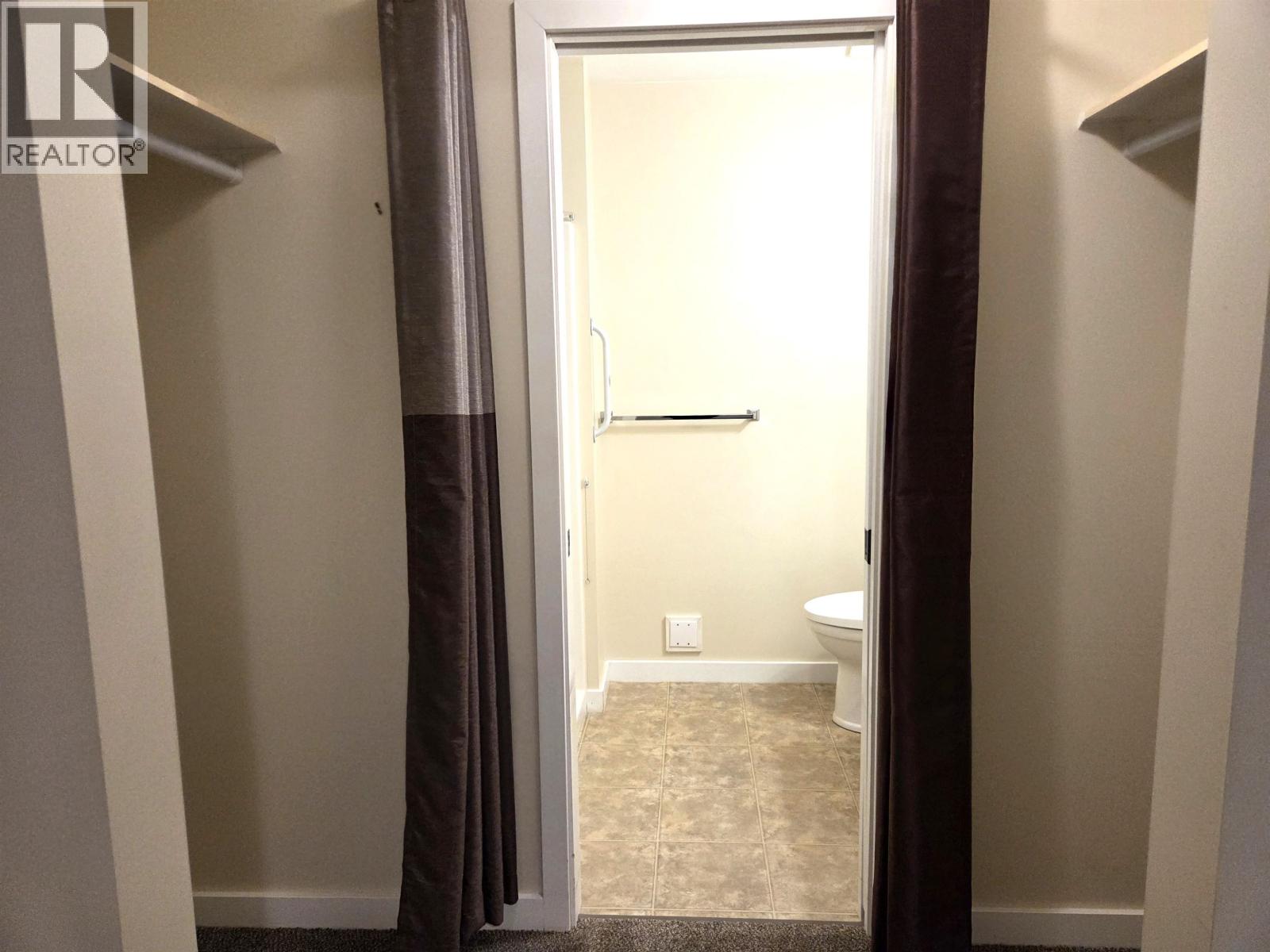 #35-3404 ADAM Street, Terrace