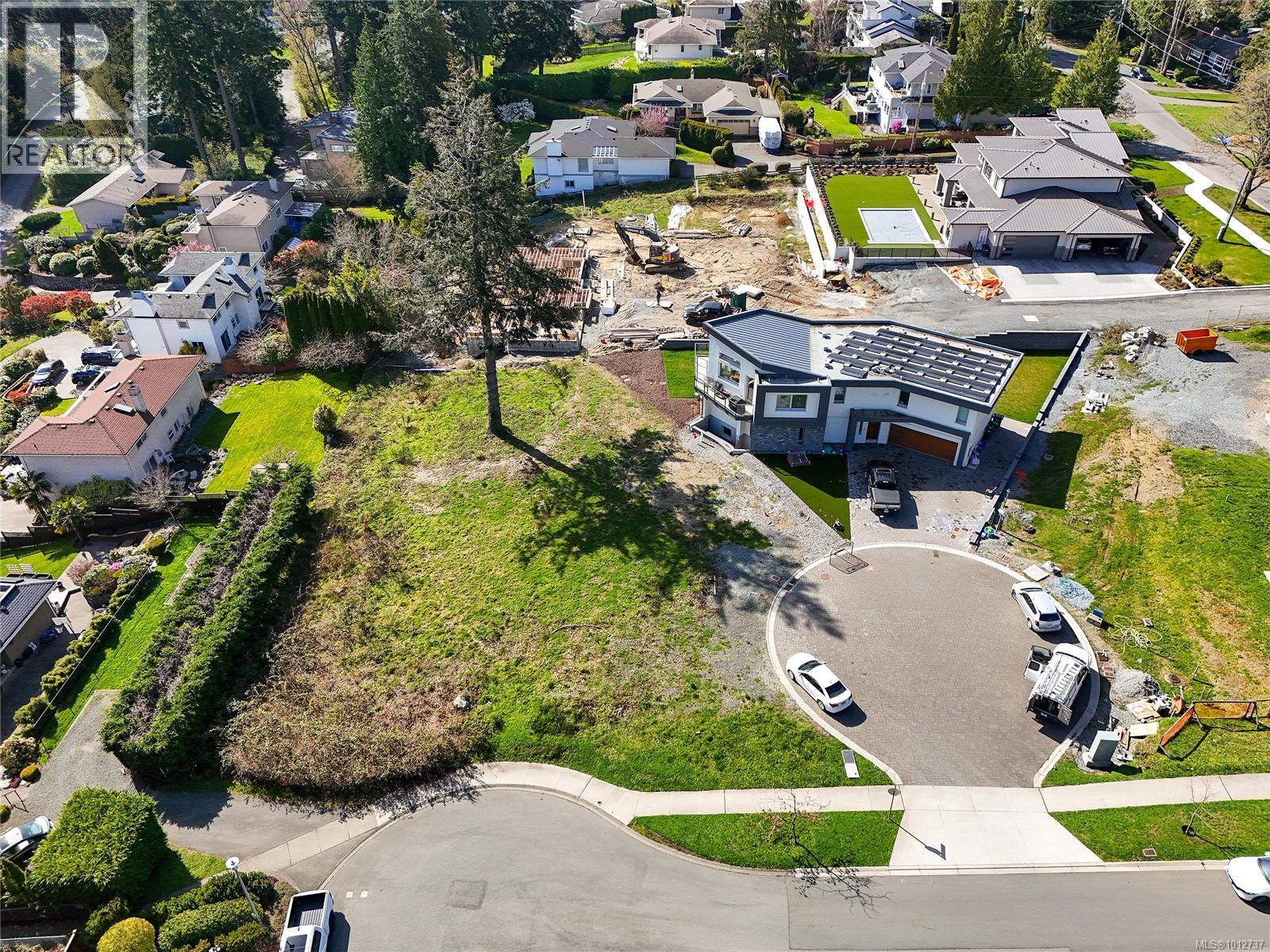 Photo 15 of 805 Yole Pl, Saanich BC