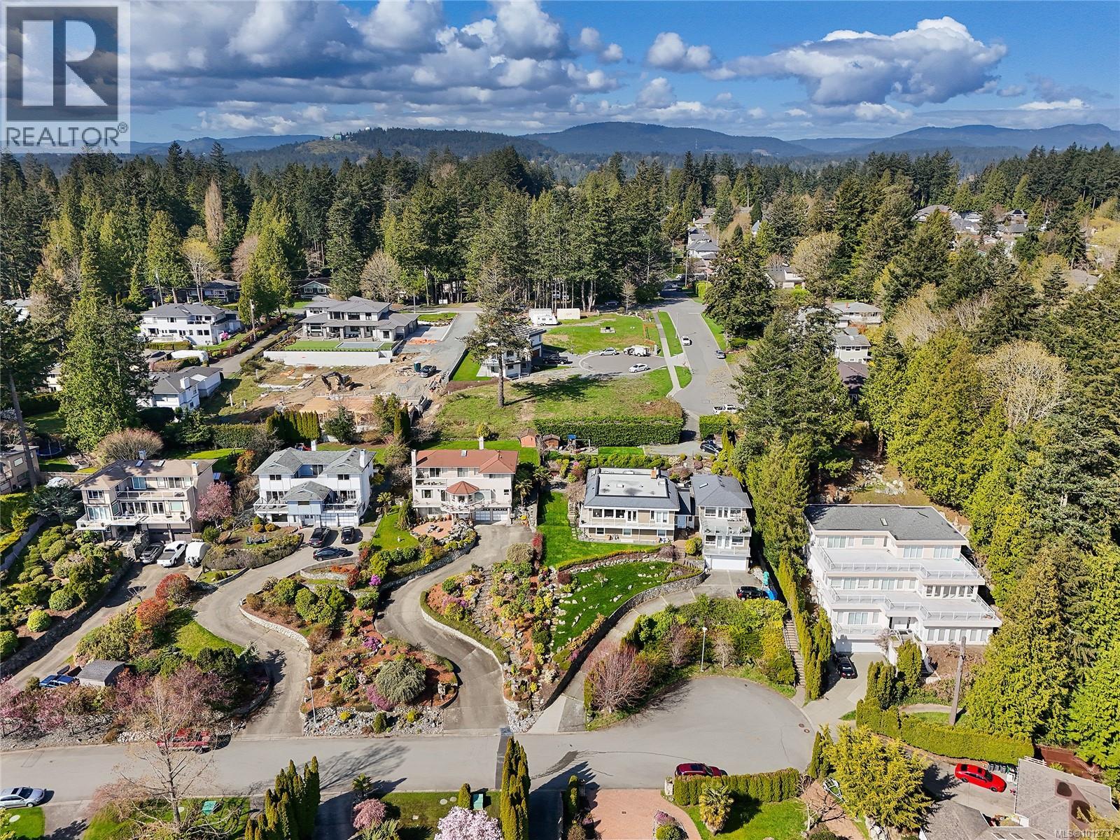 Photo 22 of 805 Yole Pl, Saanich BC