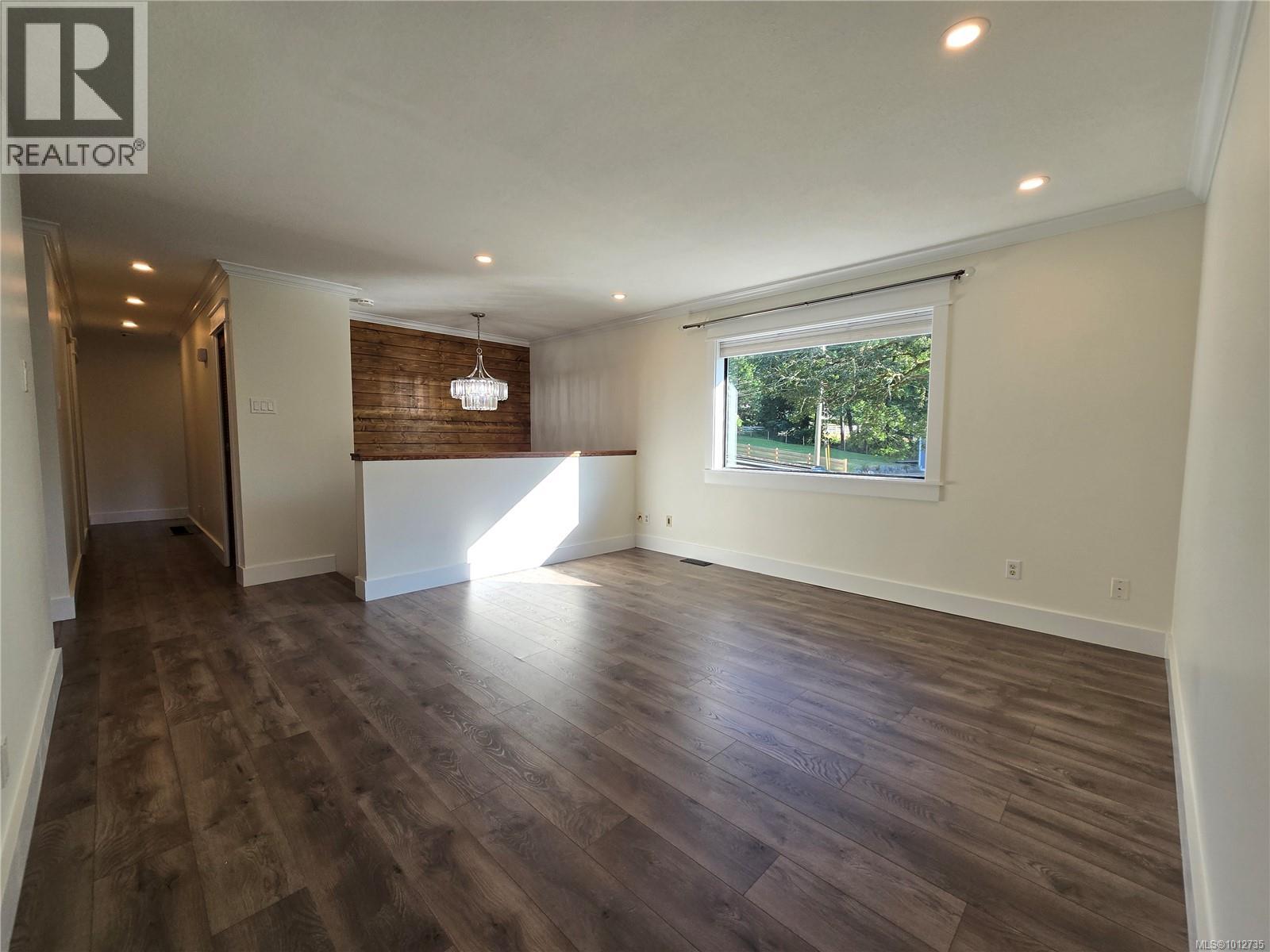 Photo 9 of 6315 Woodgrove Way, Duncan BC