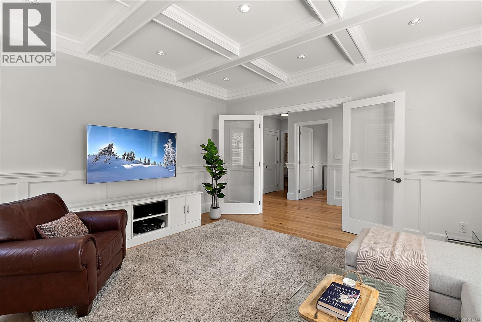 Photo 29 of 2174 Beaverbrooke St, Oak Bay BC