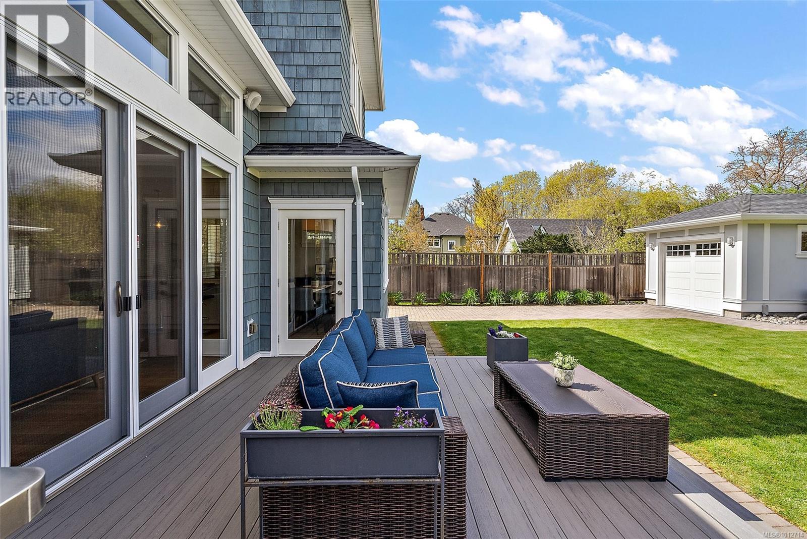 Photo 38 of 2174 Beaverbrooke St, Oak Bay BC