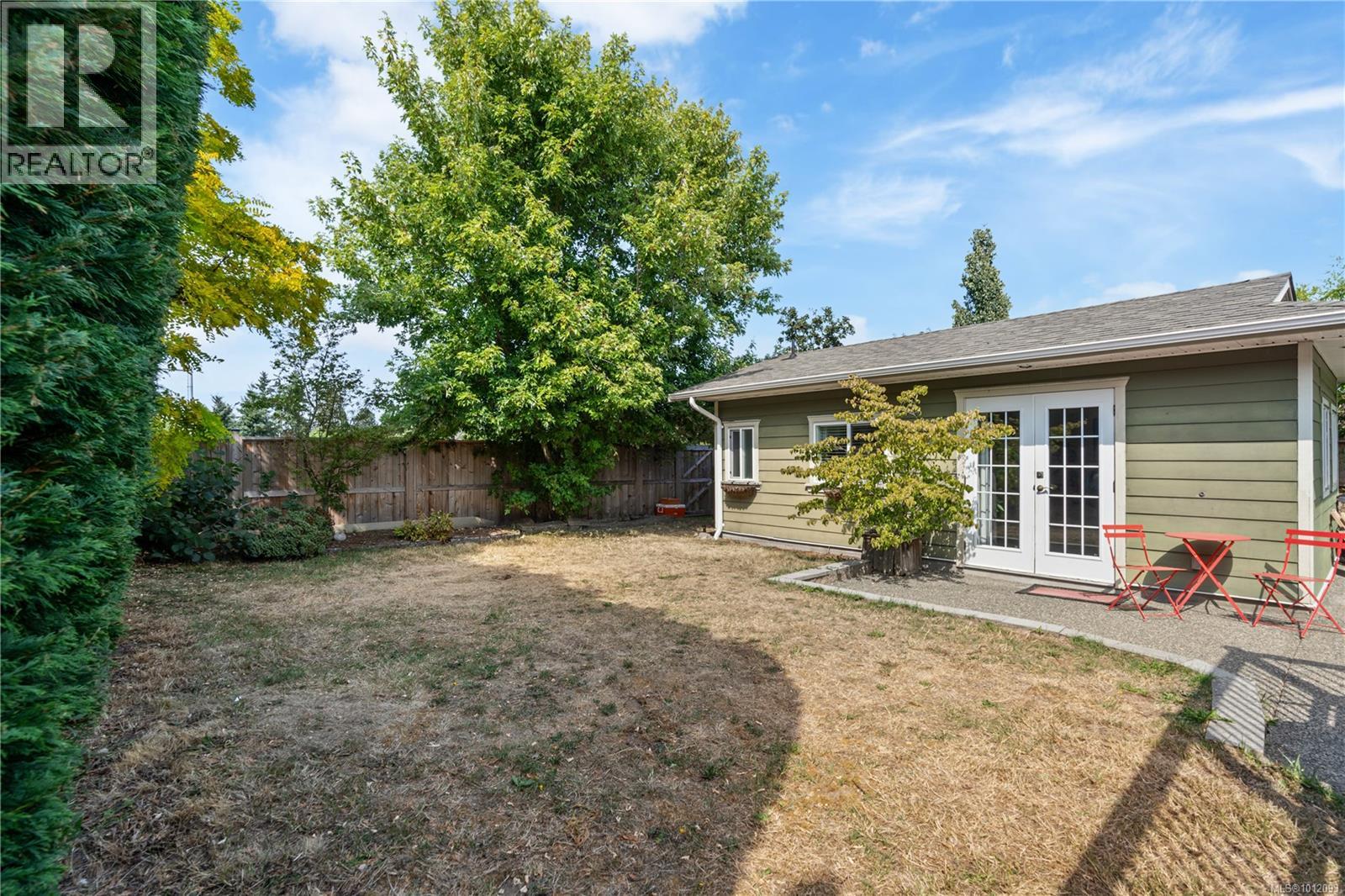 Photo 17 of 1468 Stroud Rd, Victoria BC