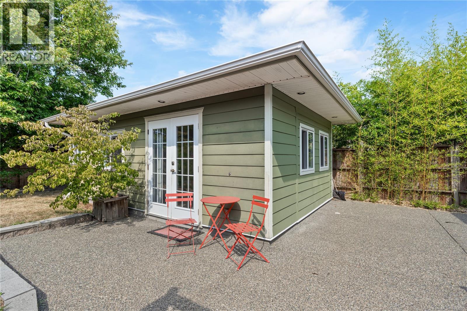Photo 18 of 1468 Stroud Rd, Victoria BC