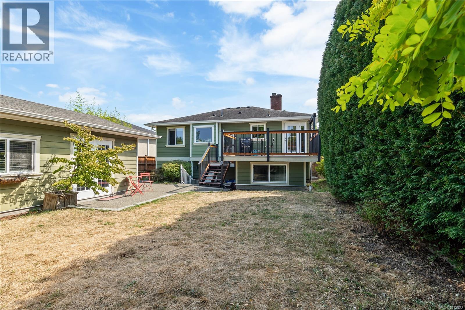 Photo 2 of 1468 Stroud Rd, Victoria BC