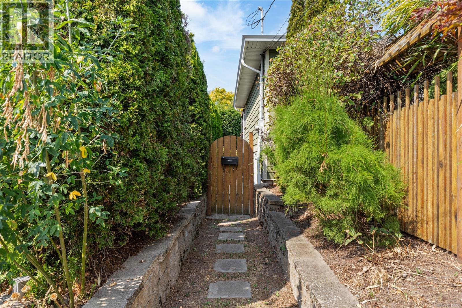 Photo 22 of 1468 Stroud Rd, Victoria BC