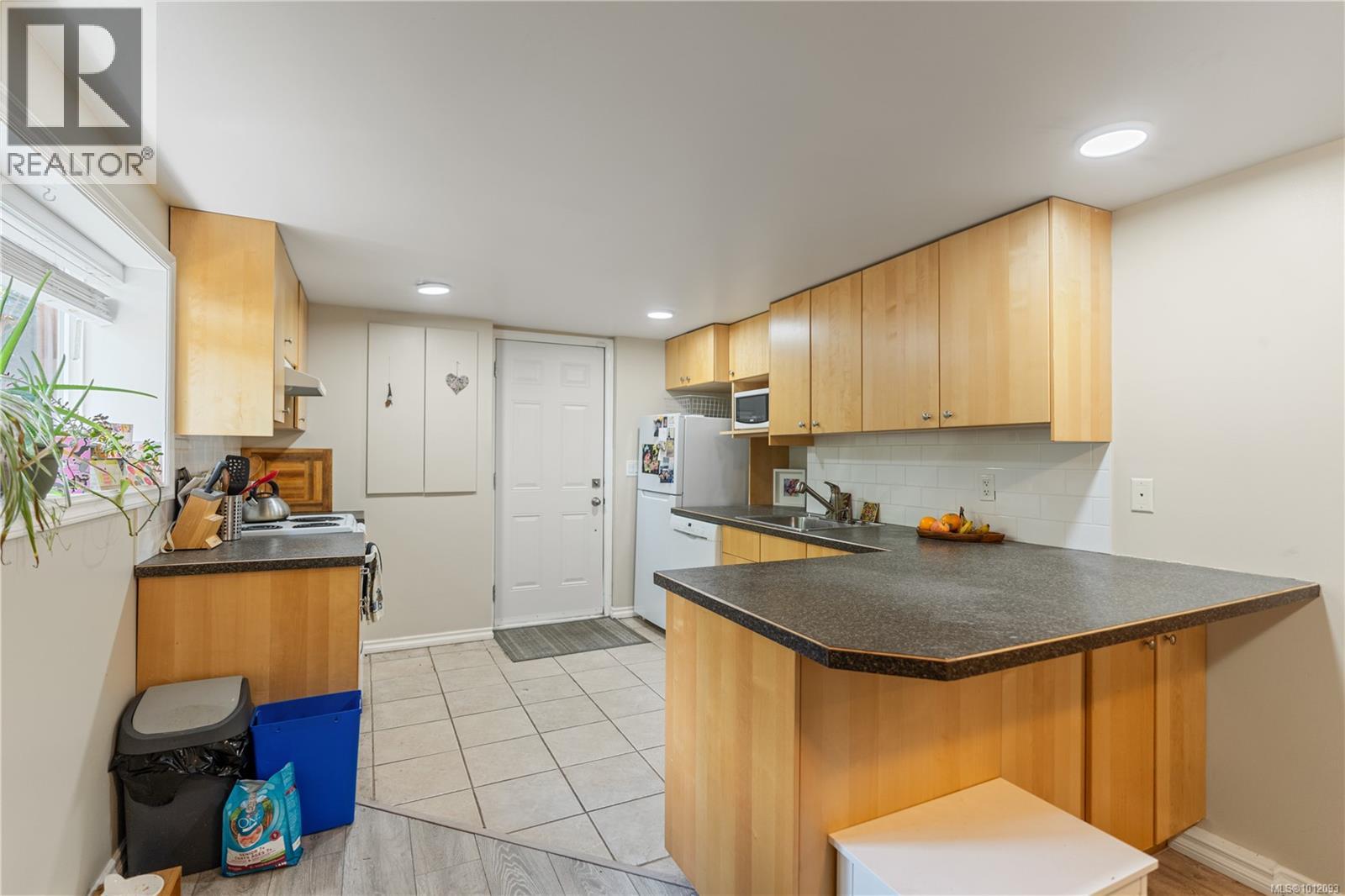 Photo 24 of 1468 Stroud Rd, Victoria BC