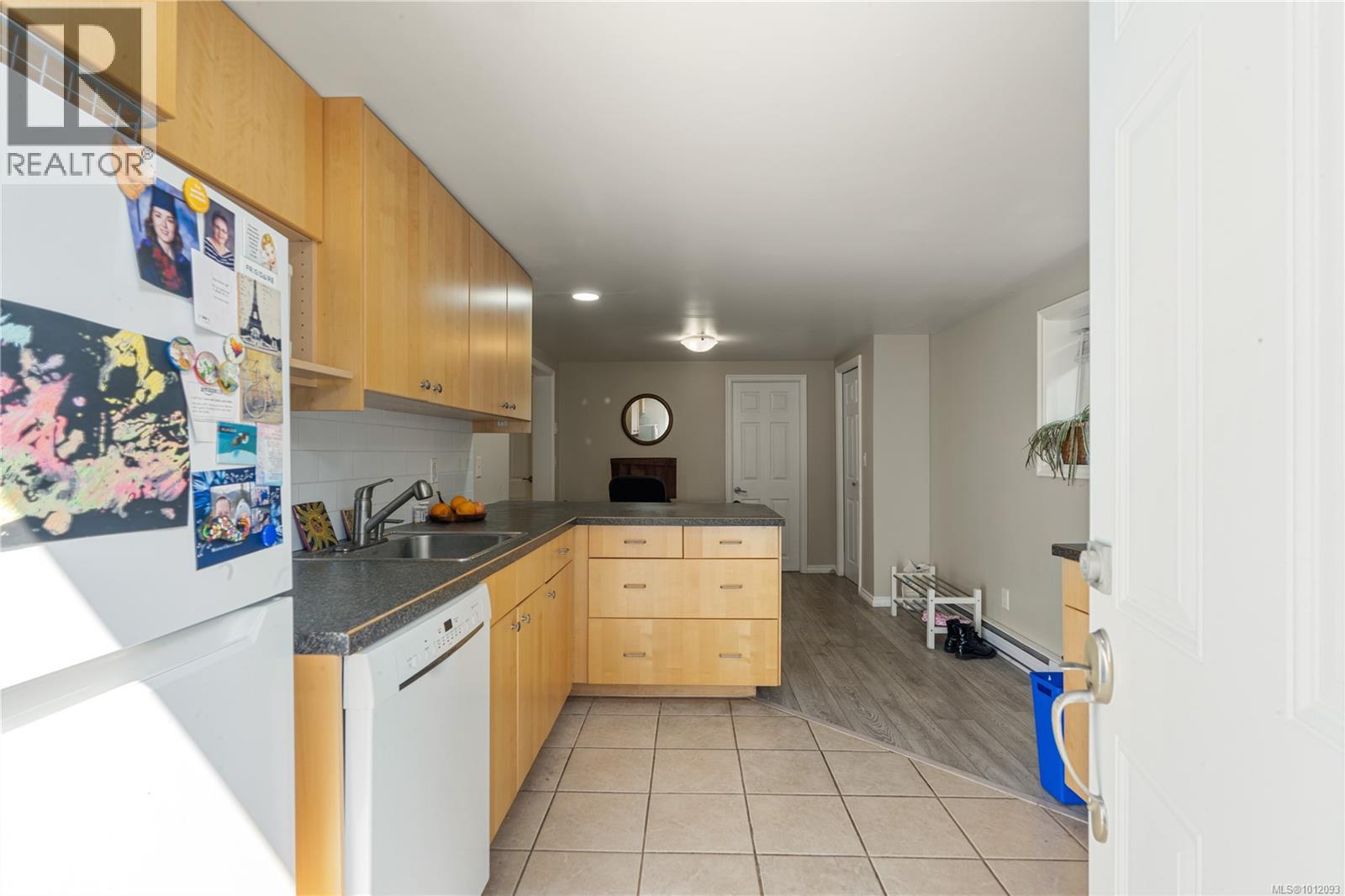 Photo 25 of 1468 Stroud Rd, Victoria BC