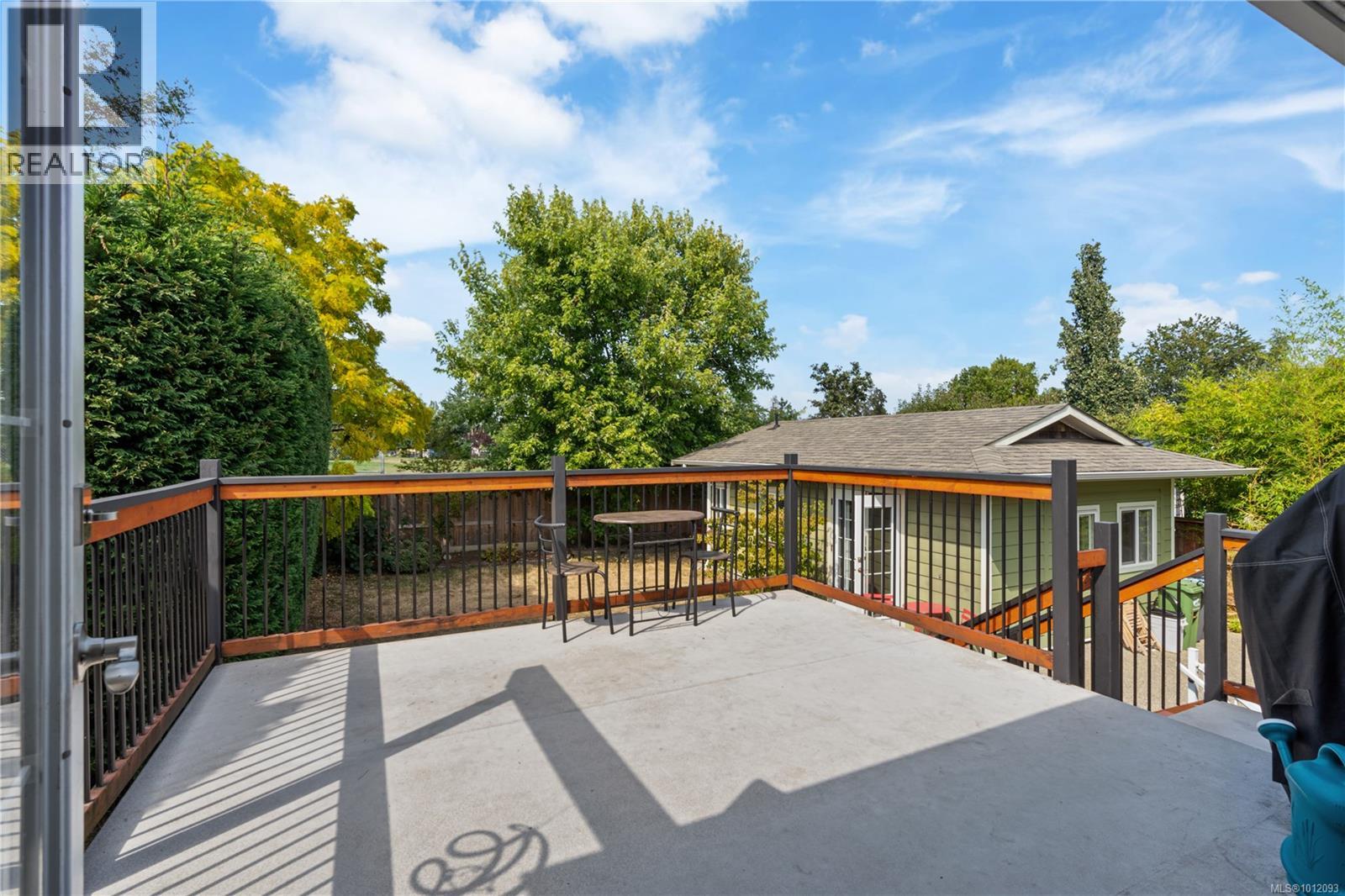 Photo 3 of 1468 Stroud Rd, Victoria BC