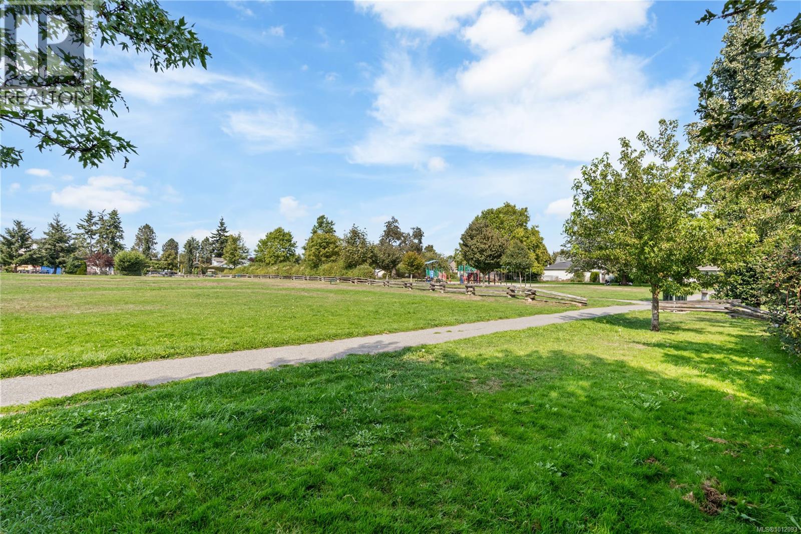 Photo 6 of 1468 Stroud Rd, Victoria BC