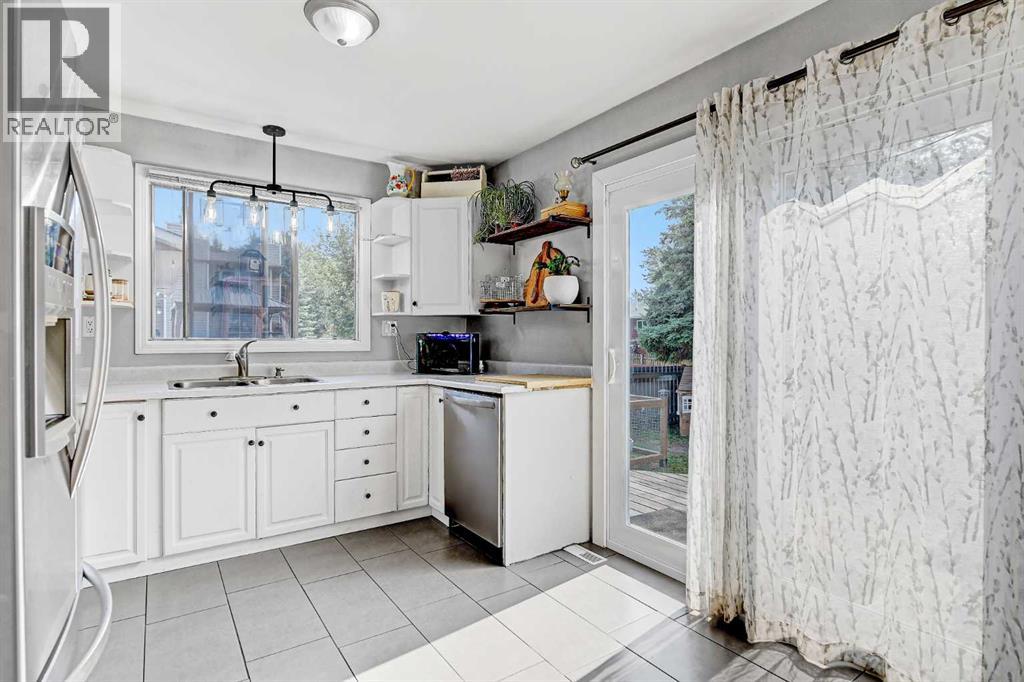 Photo 8 of 9717 73 Avenue, Grande Prairie AB
